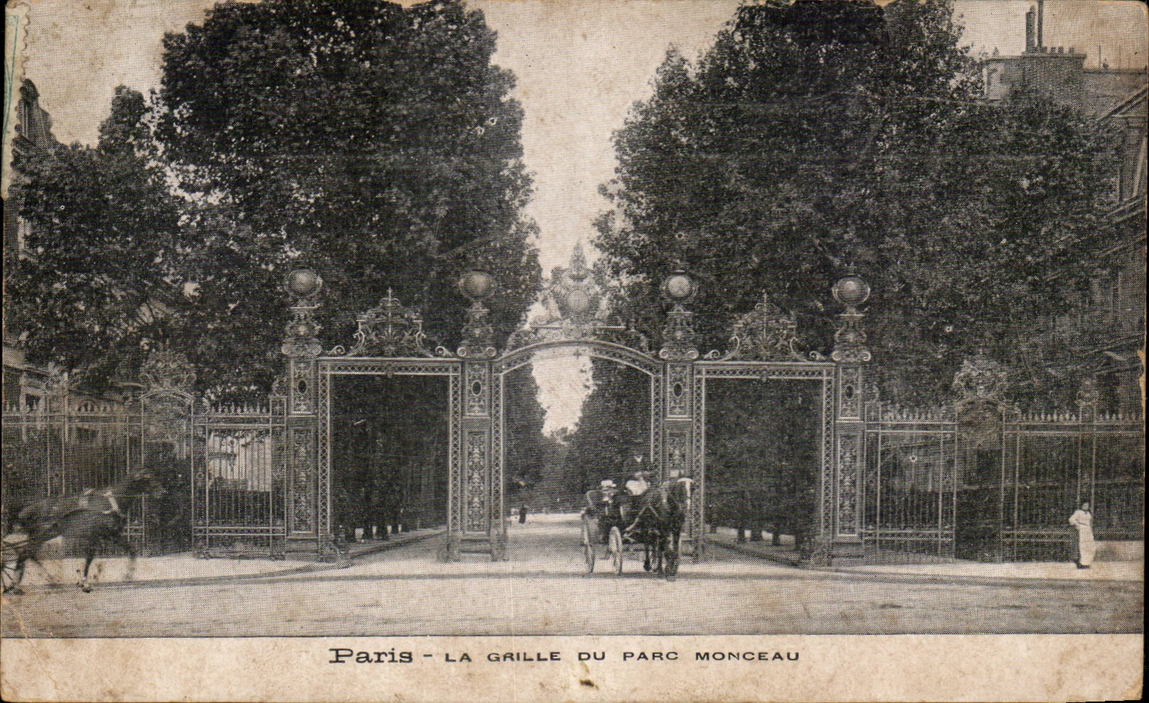 Paris CPA the grid of the park Heap