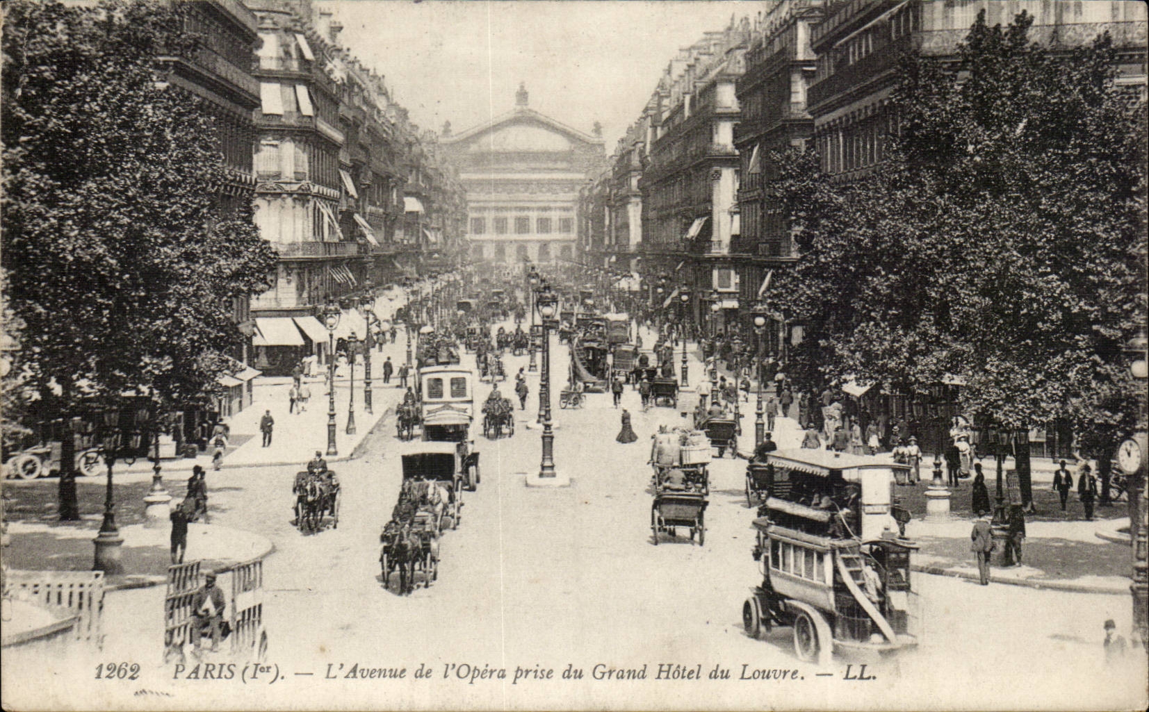 Paris CPA Avenue de l'opera prise du grand hotel du Louvre