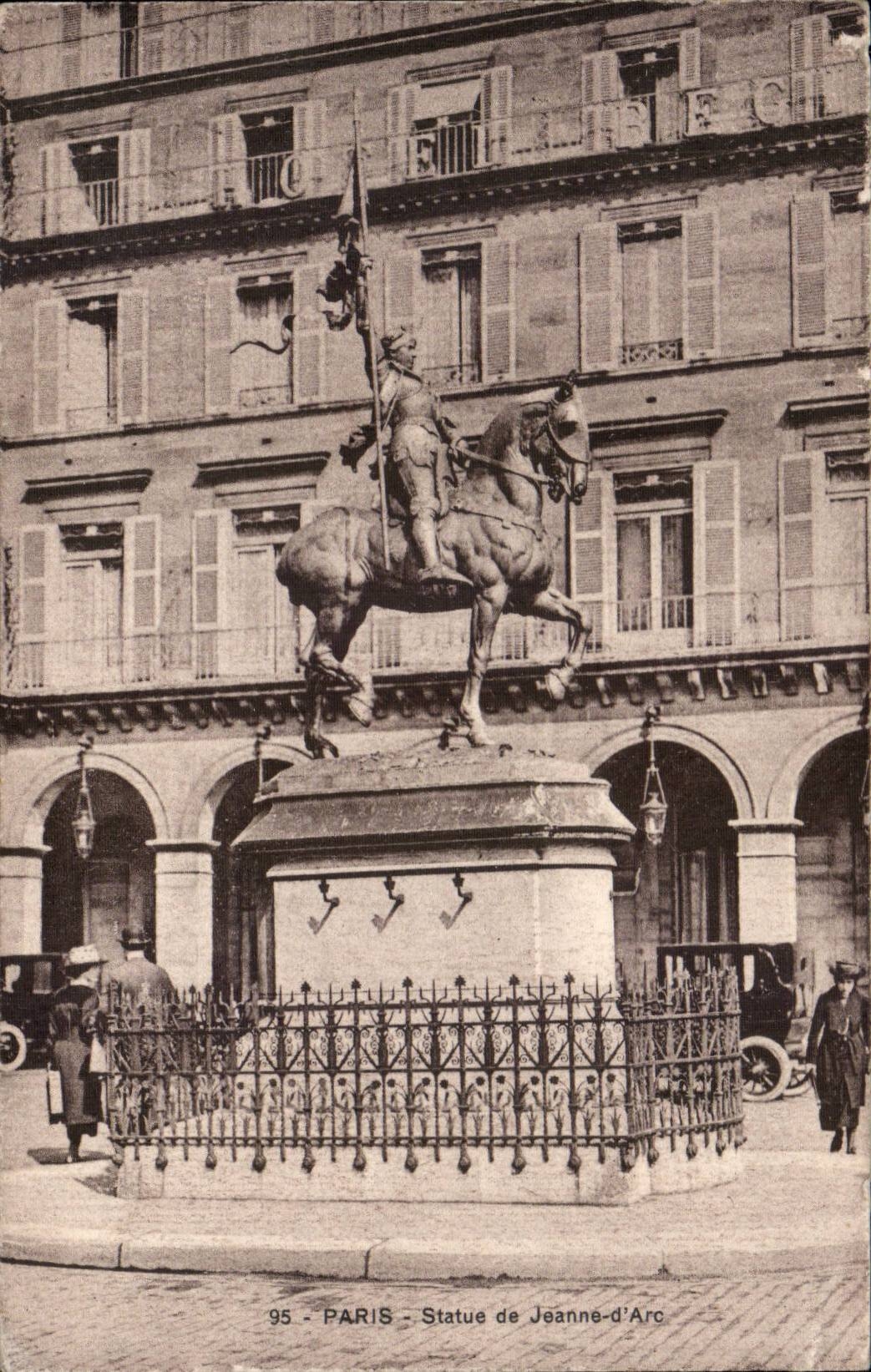 Paris CPA Statue of Jeanne of arc