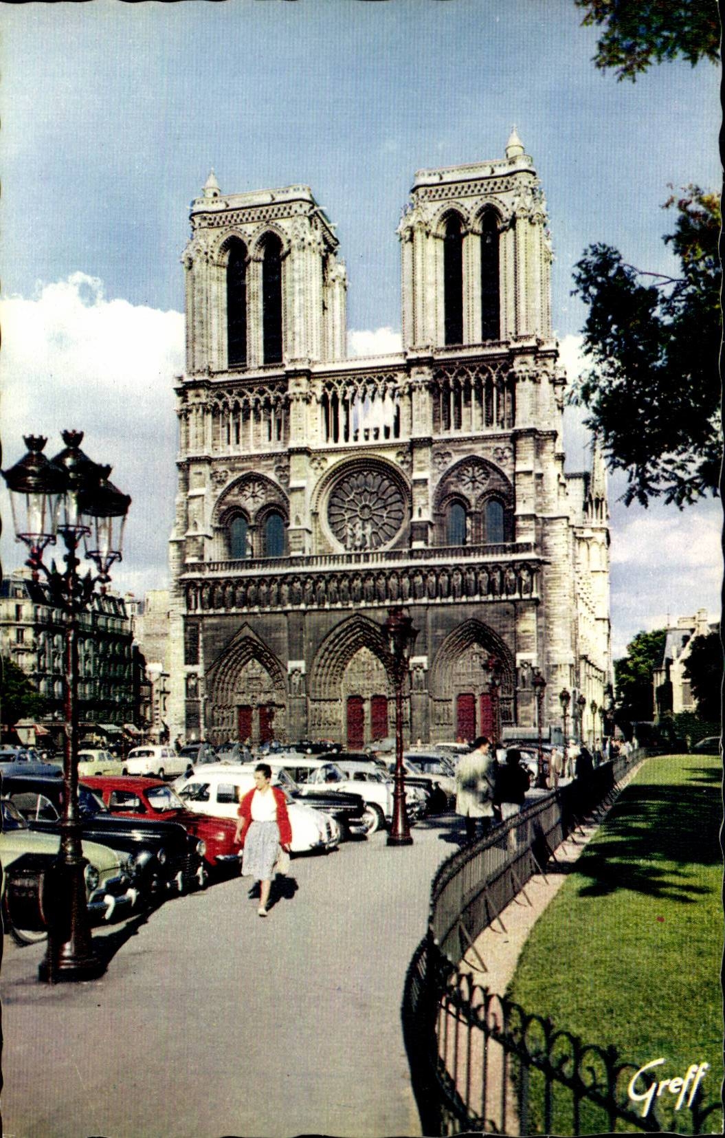 Paris CPM Notre Dame