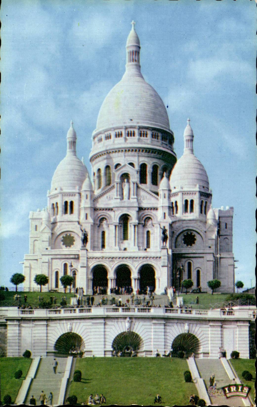 Paris CPM Montmartre Sacre Coeur
