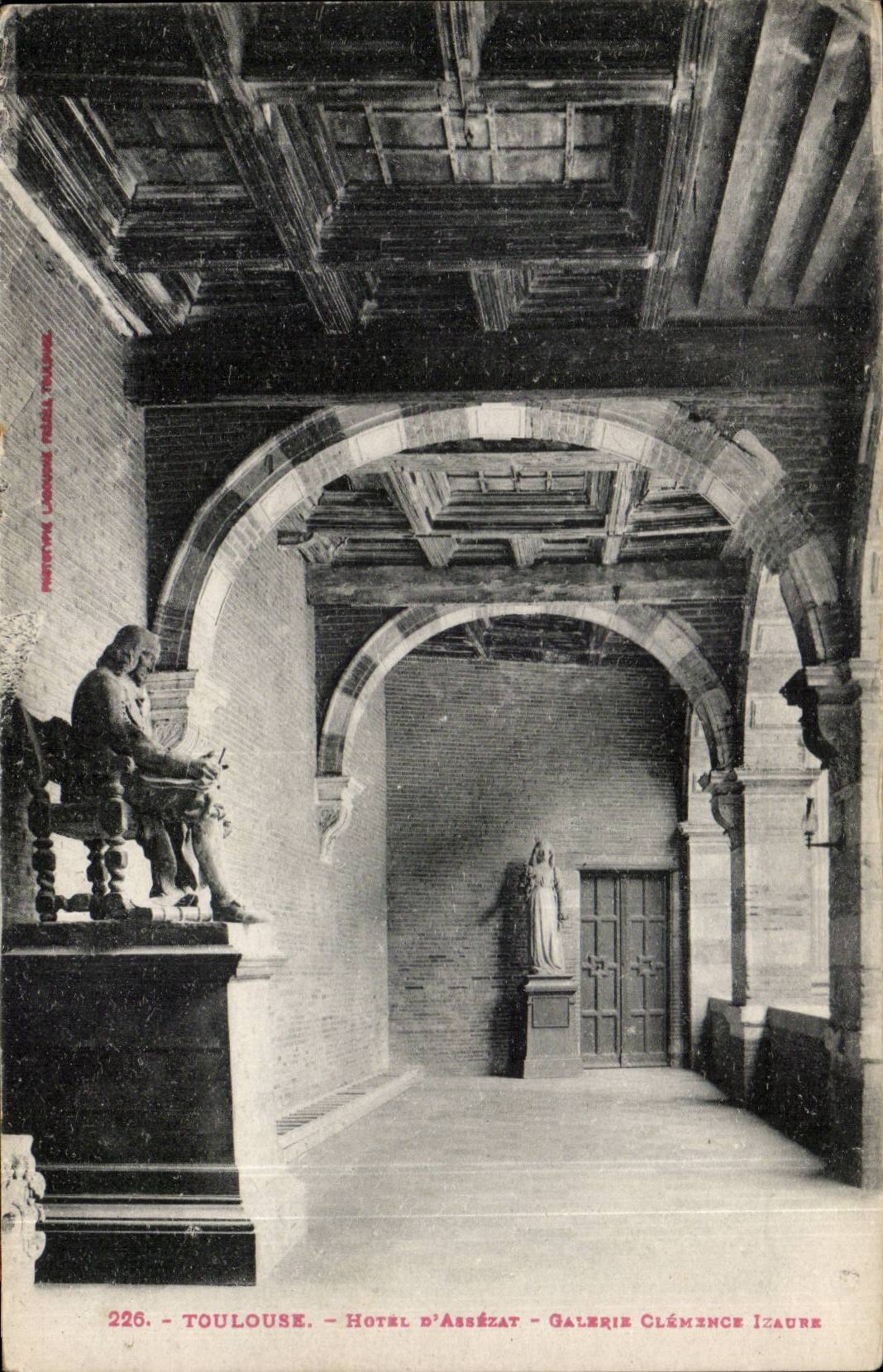 CPA Toulouse Hotel d'Assezat Galerie Clemence Izaure