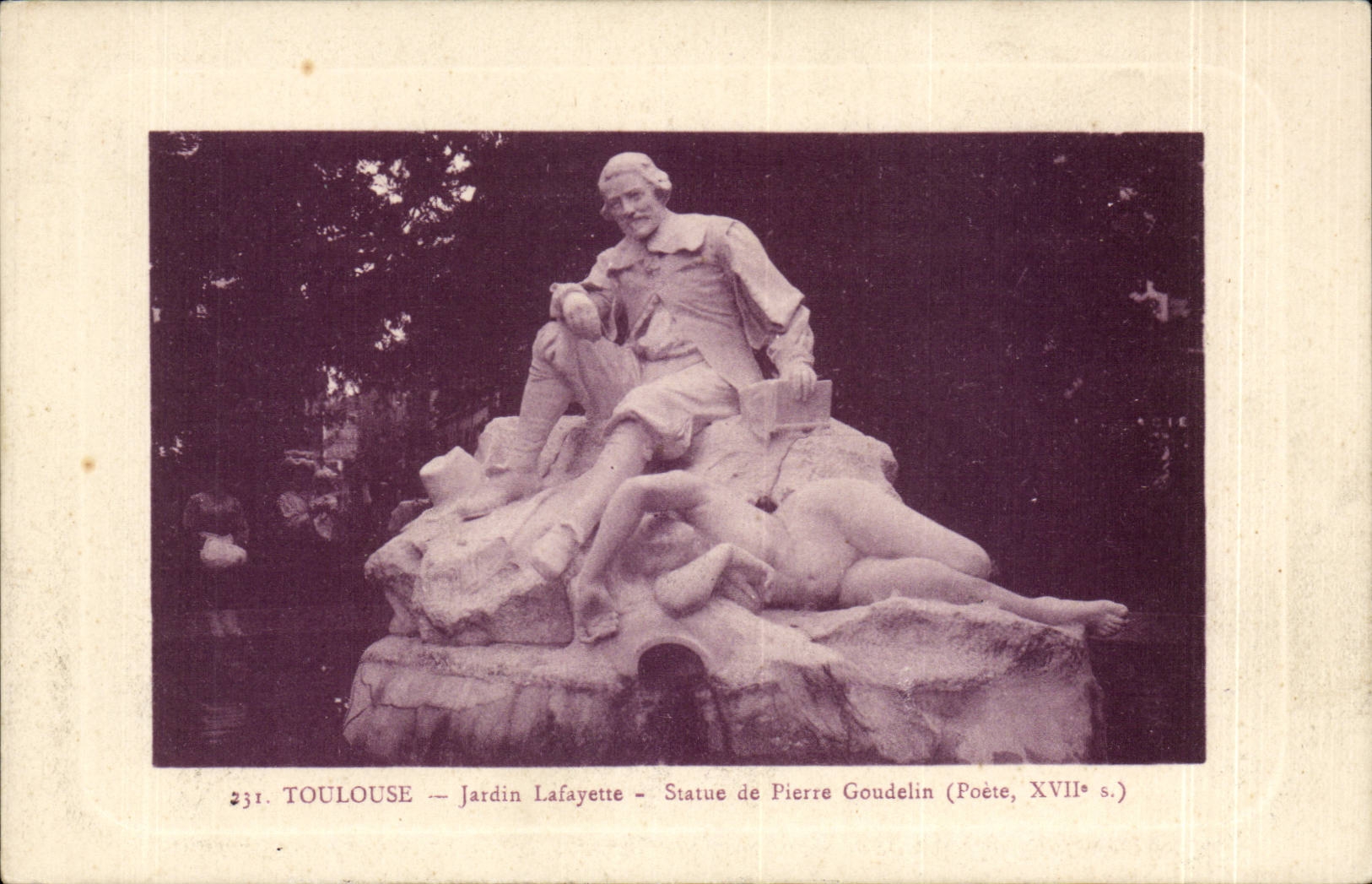 CPA Toulouse Jardin Lafayette Statue de Pierre goudelin (poete)