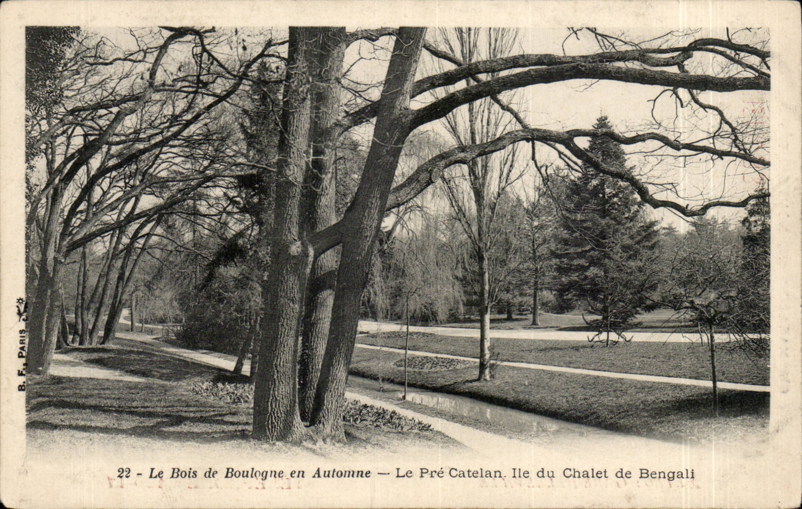 CPA Paris Bois de Boilogne en automne Pre CAtalan Ile du Chalet de Bengali (publicite Grands magasin Nouveautes TEmple