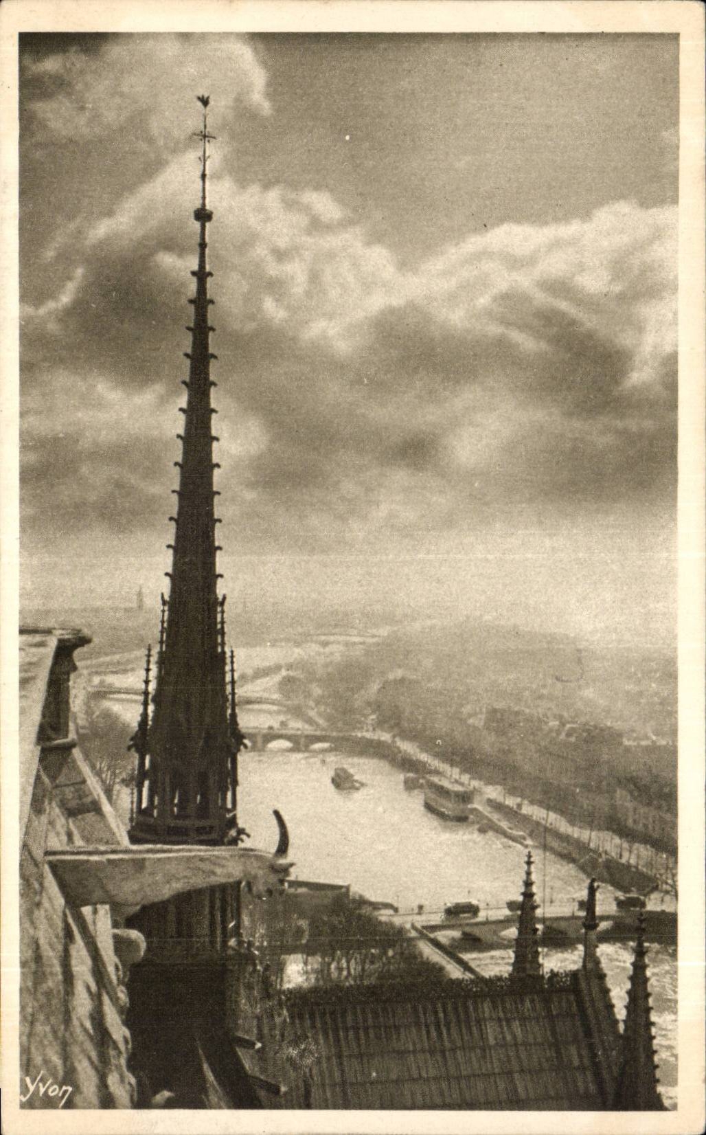 CPA Paris Vue panoramique prise du haut des Tours de Notre Dame