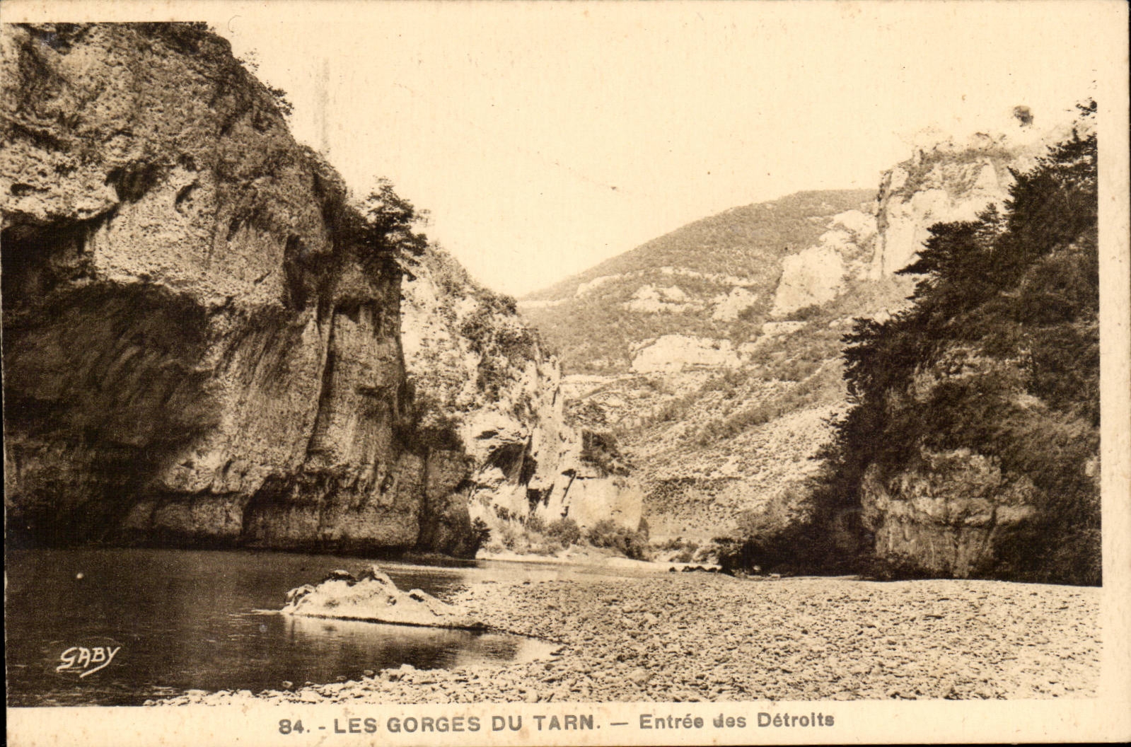 Cornices CPA Entering of the straits