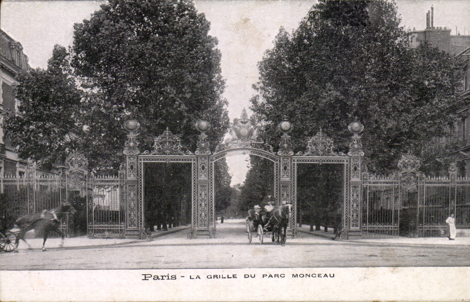 Paris CPA the grid of the park Heap