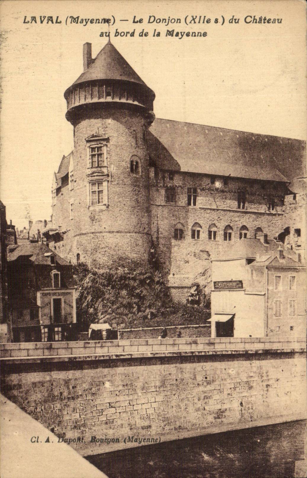 CPA Laval der Unterhalt des Schlosses am Rand von Mayenne