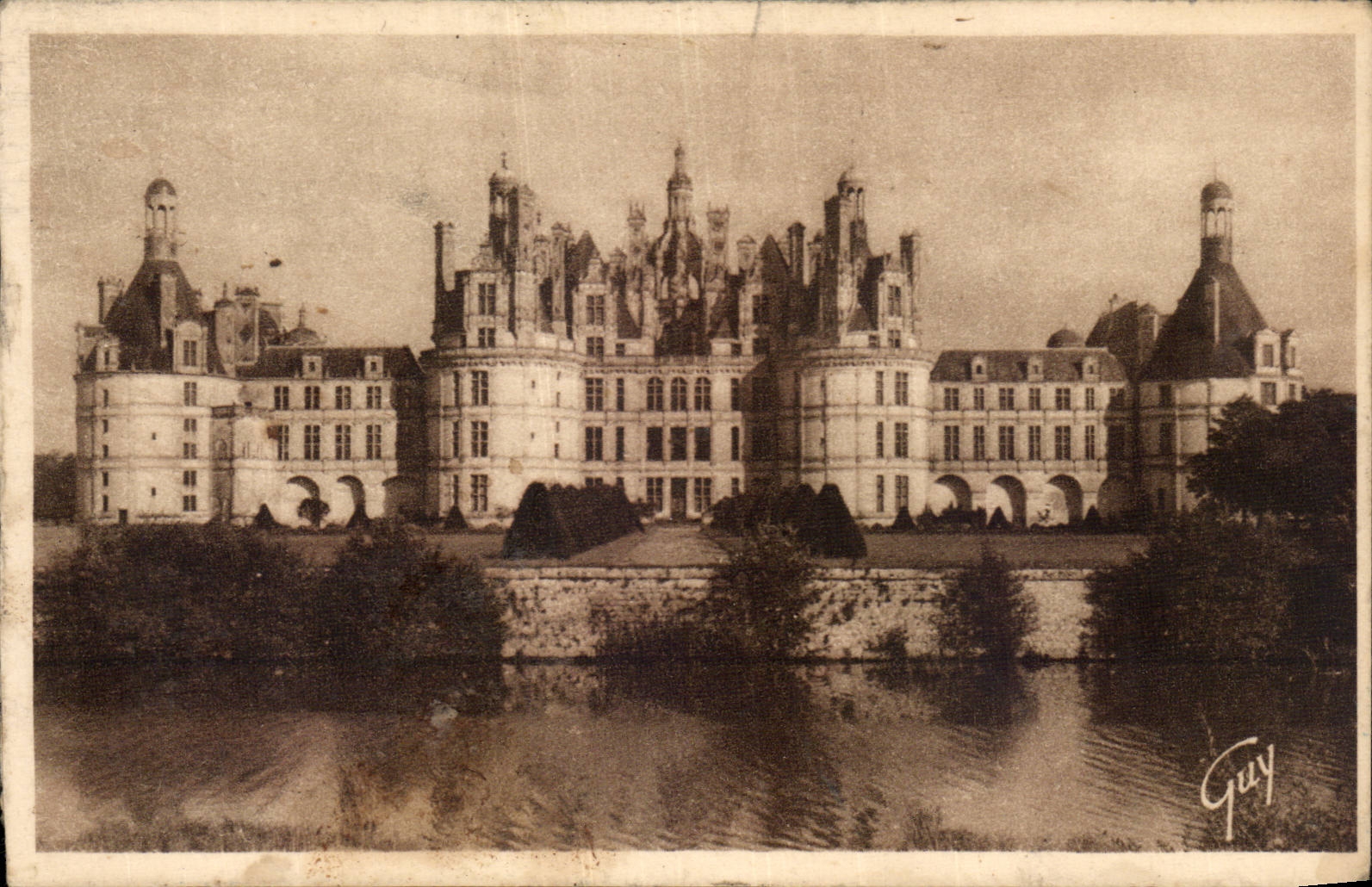 CPA Chambord Le Cosson et facade Nord Ouest du chateau