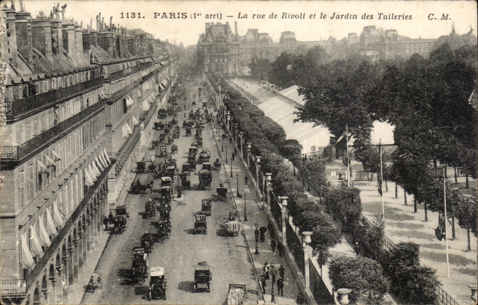 Paris CPA La rue de Rivoli et le jardin des Tuileries