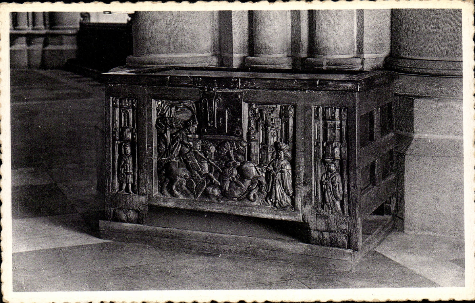 CPA Ypres Cathedrale Kasten 15 Str-Martin