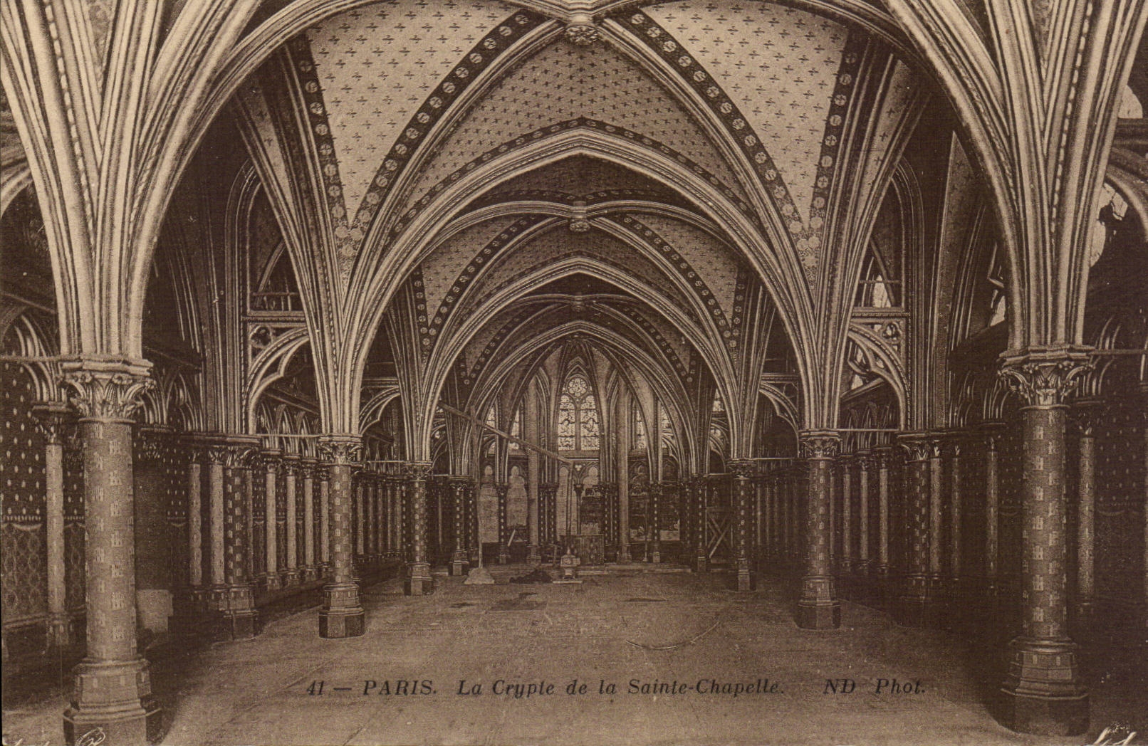 Paris CPA Crypte de la Sainte Chapelle