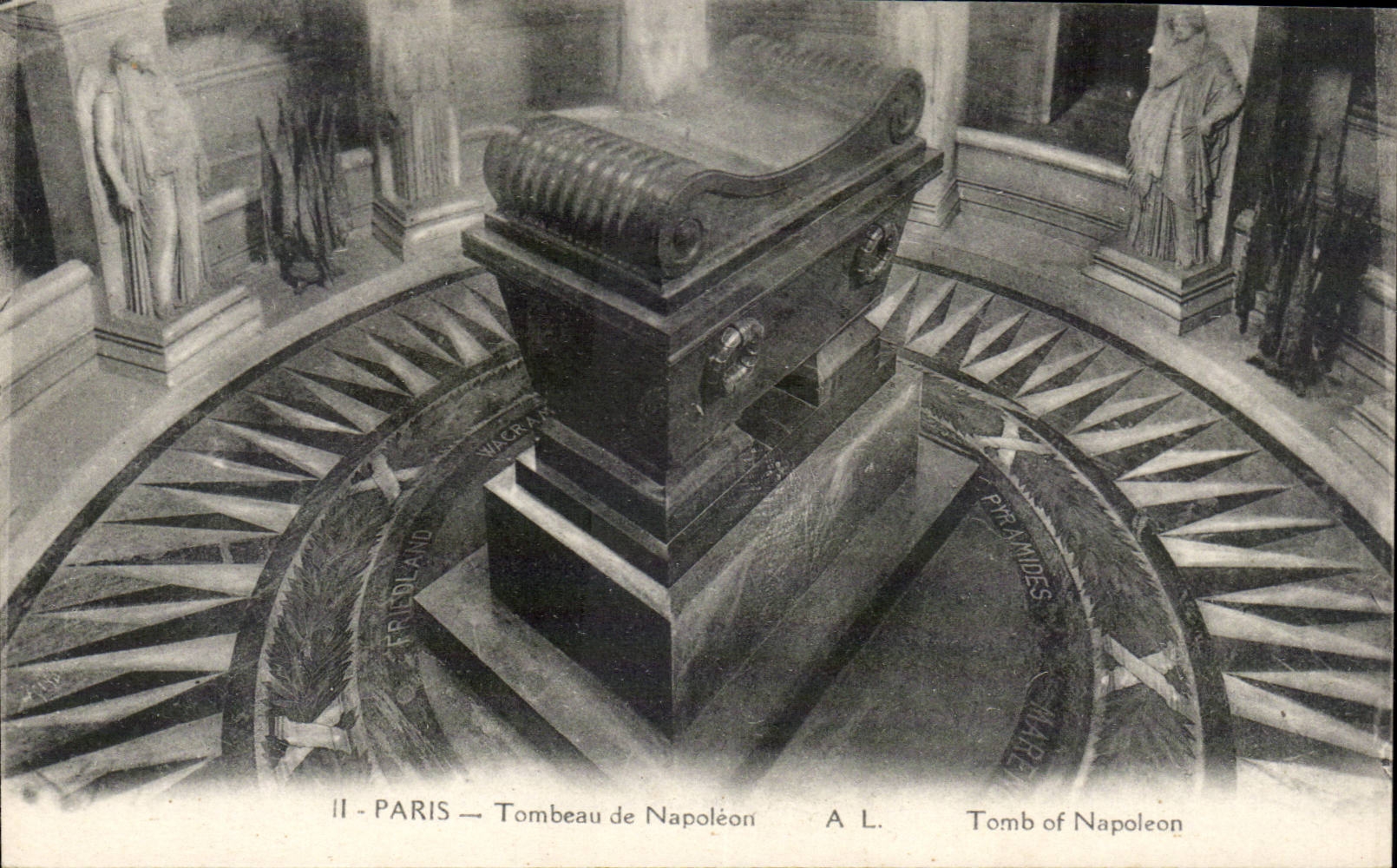 Paris CPA Tomb of Napoleon