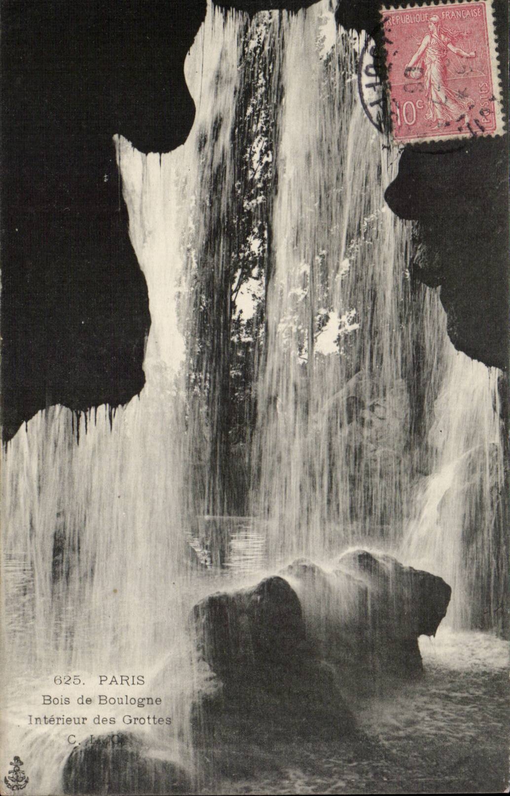 Paris CPA Bois de Boulogne Interieur de la grotte