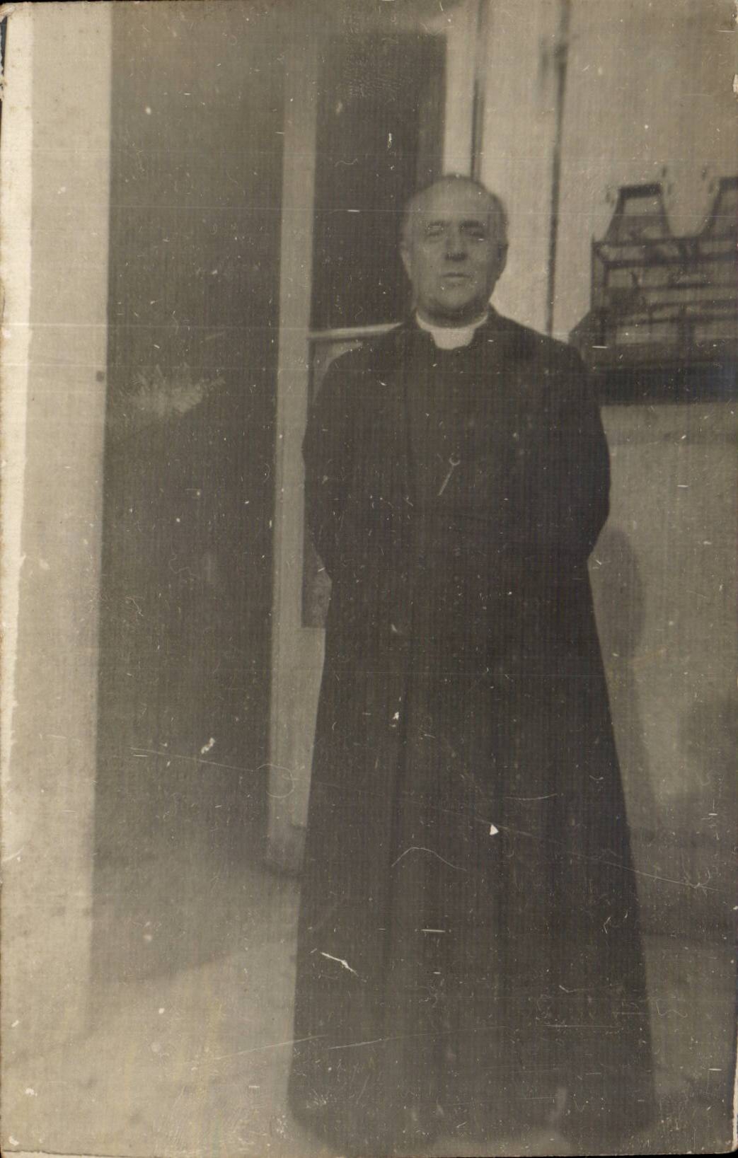 Fantasy - Man - Peaceful Priest - CPA