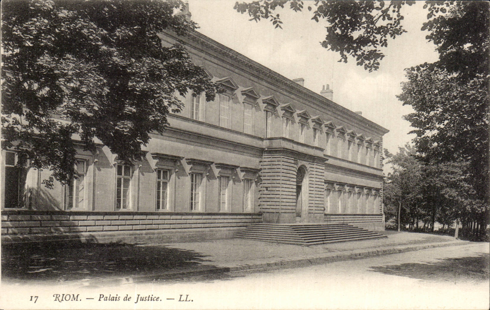 Riom - Palais de Justice - CPA 