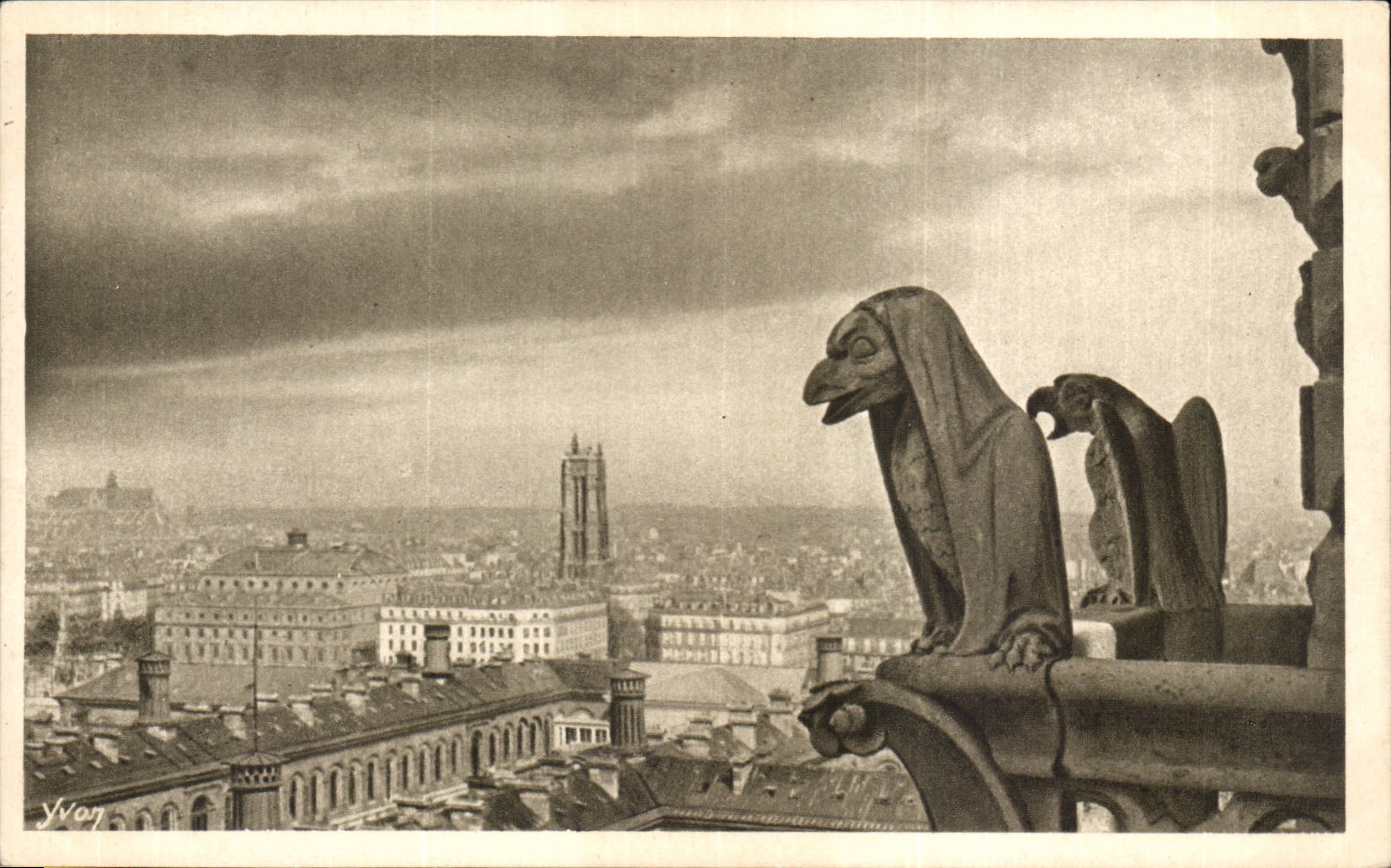 Paris - 4 - Les Chimeres - Notre Dame - aigle - eagle - CPA