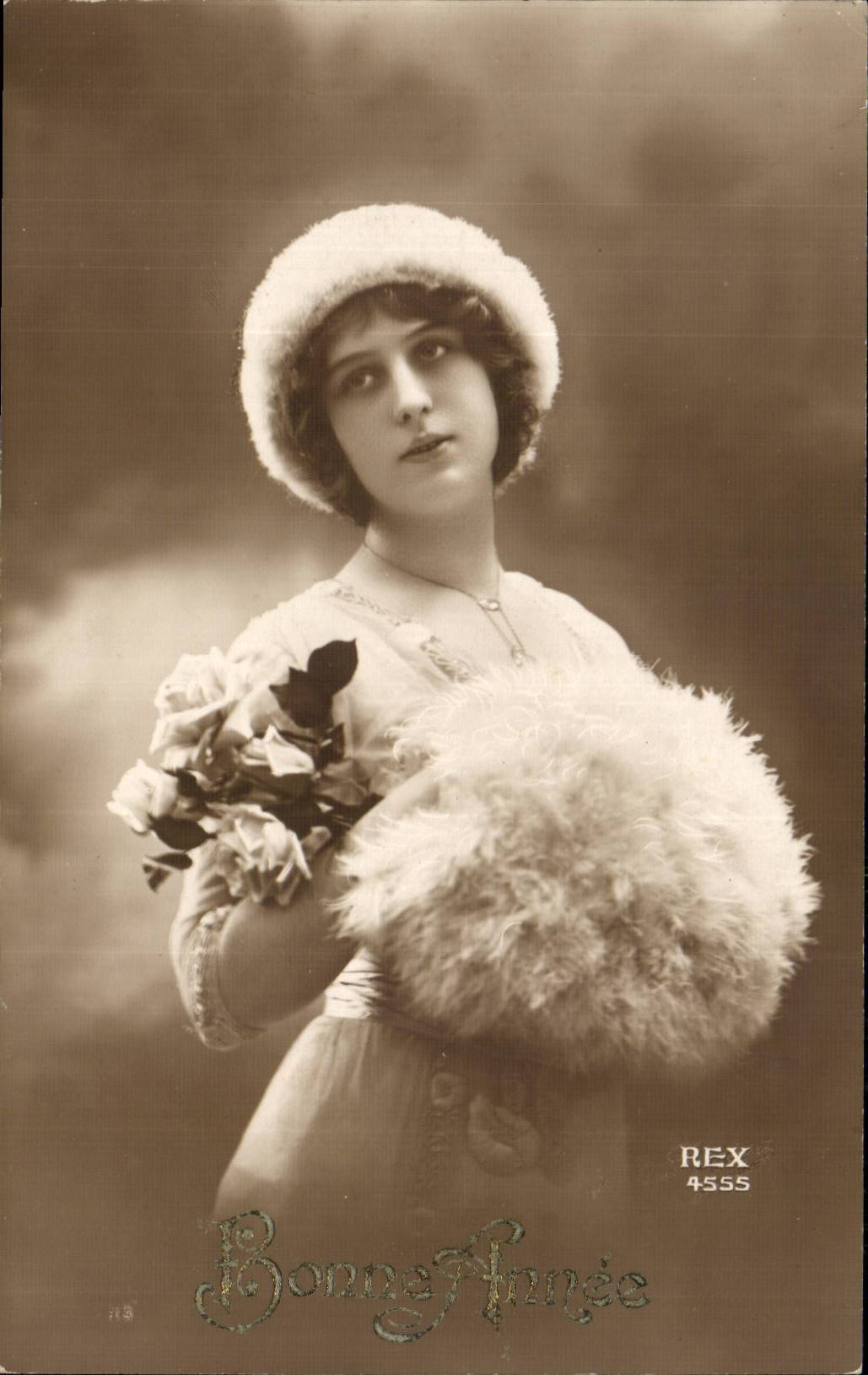 Fantasy - Woman - Pretty woman in fur course - CPA