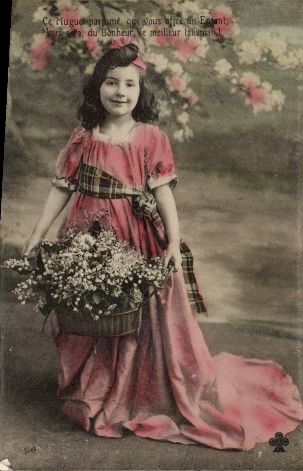 Fantasy - Child - Darling little girl with tennis shoe off flowers - lily of the valley - lily off the valley - CPA