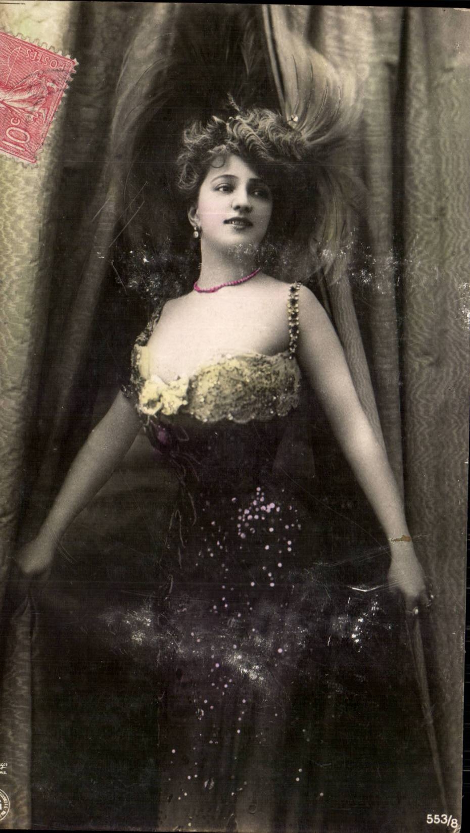 Fantasy - Woman - Breathtaking woman in evening gown - fashion - mode - CPA