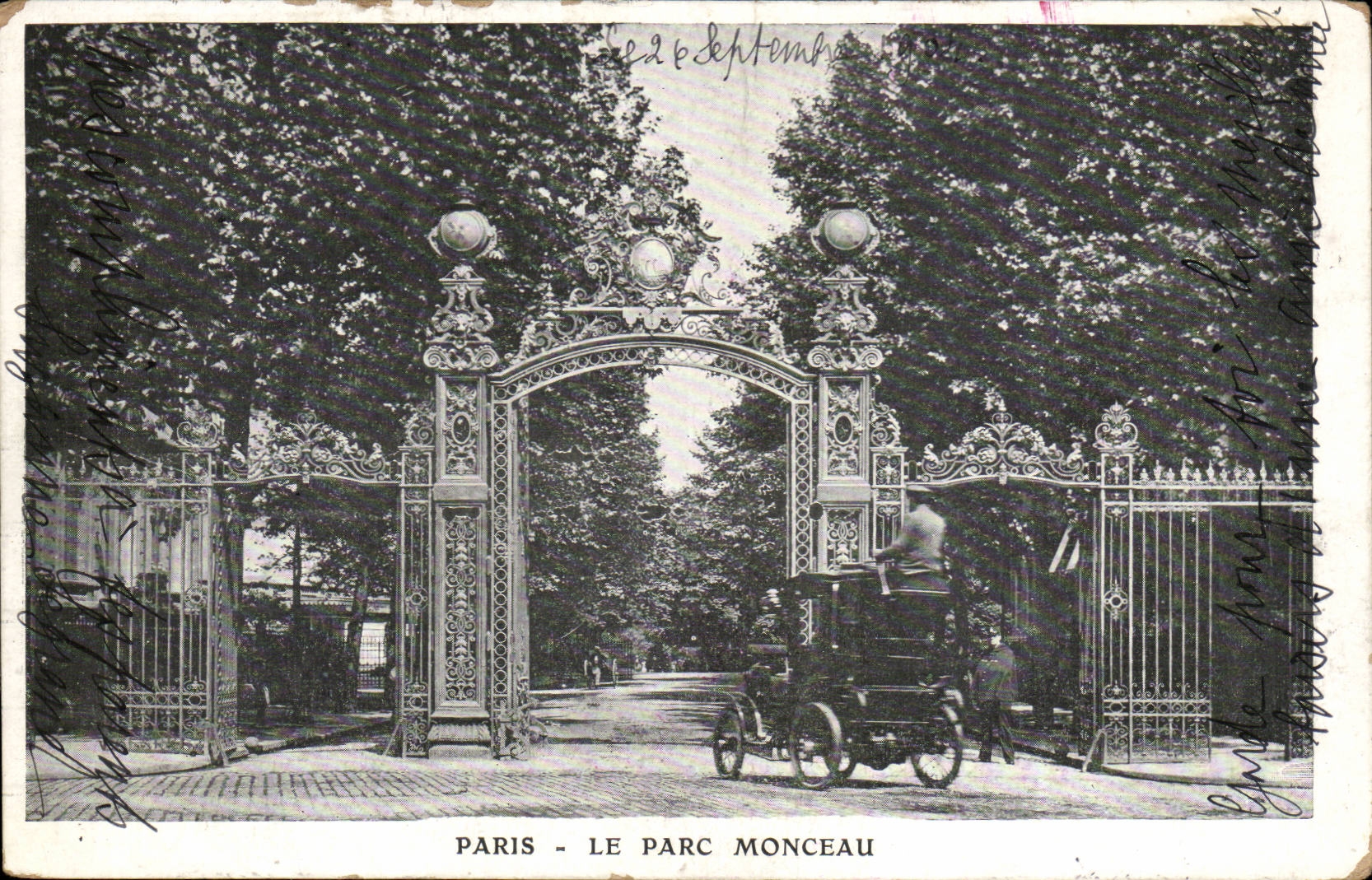 Paris - 8 - Park Heap - car CPA
