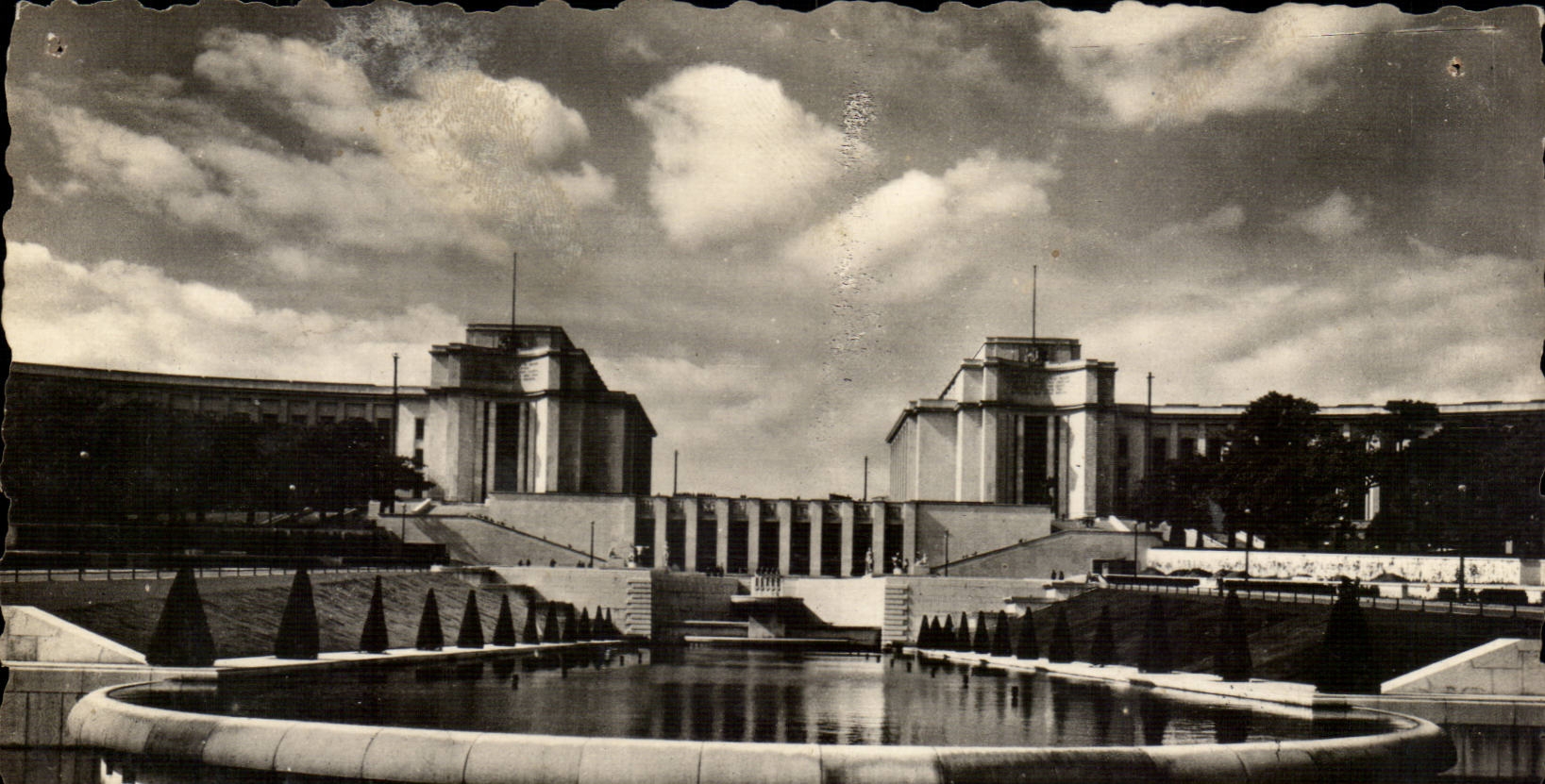 Paris - 16 - Le Palais de Chaillot vu des Jardins - CPA