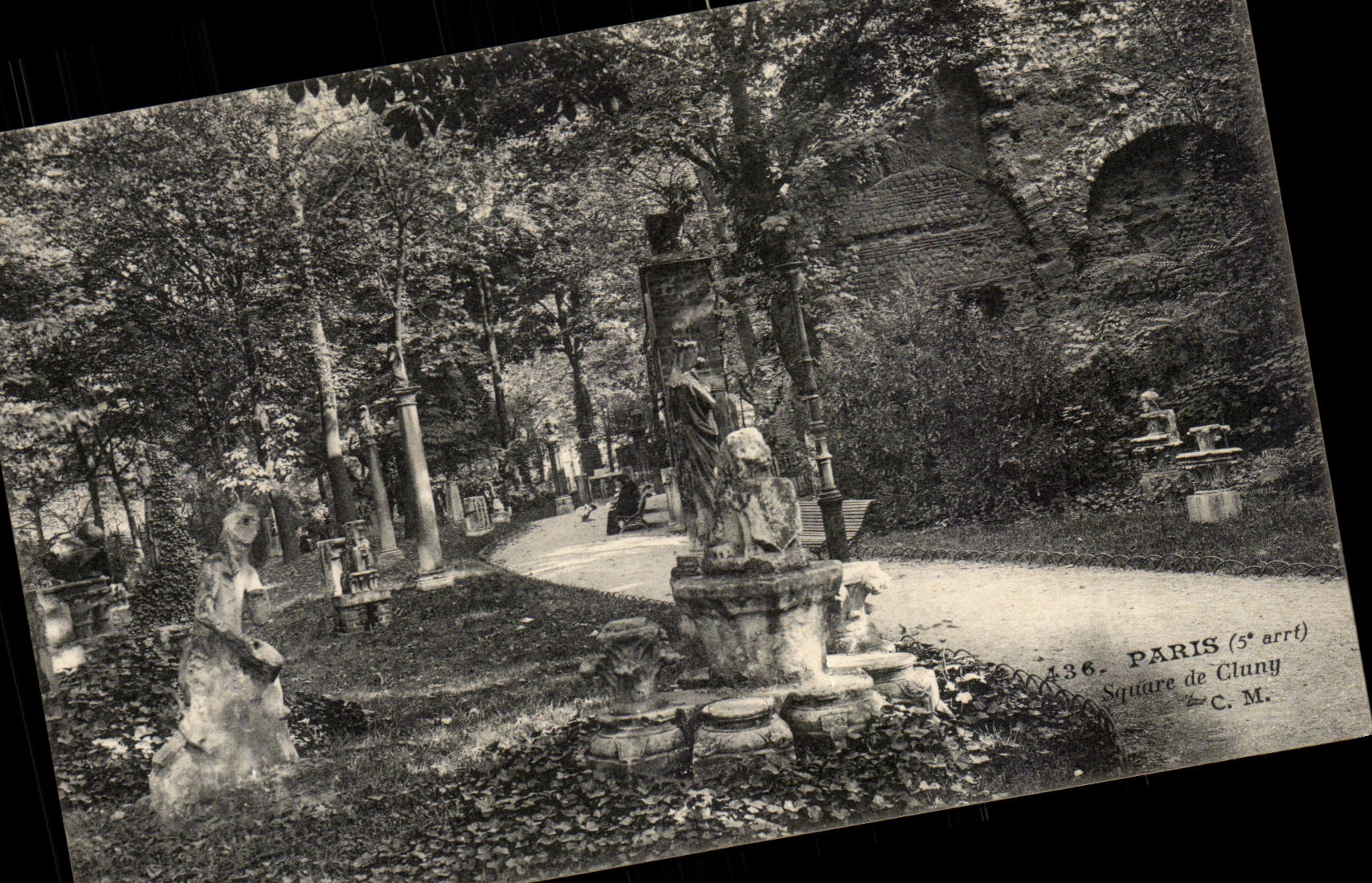 Paris - 5 - Public garden of Cluny - CPA