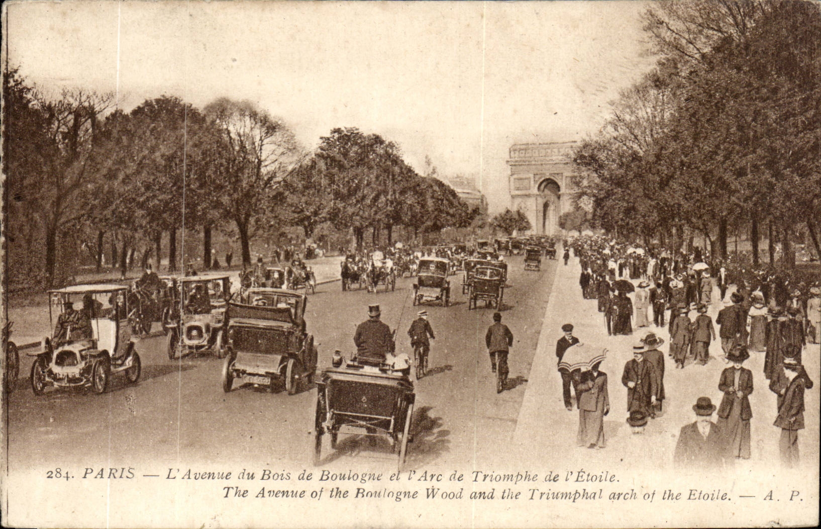 Paris - 16 - L'Avenue du Bois de Boulogne et l'Arc de Triomphe CPA 