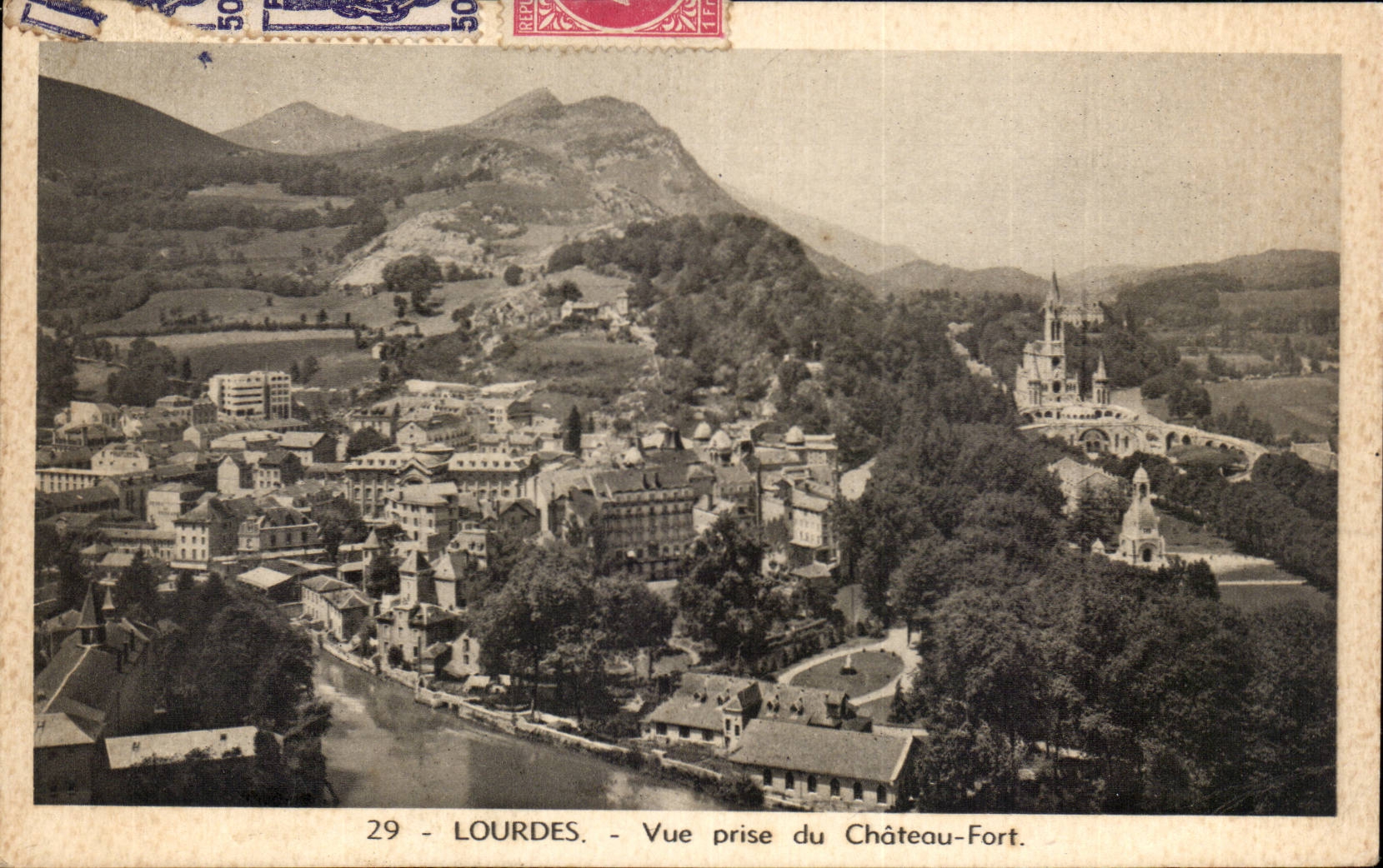 CPA Lourdes Seen from of the strong castle