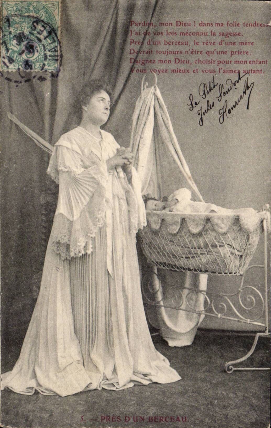 Fantasy - Woman - Baby - cradle - baby in has cradle - praying Mother CPA