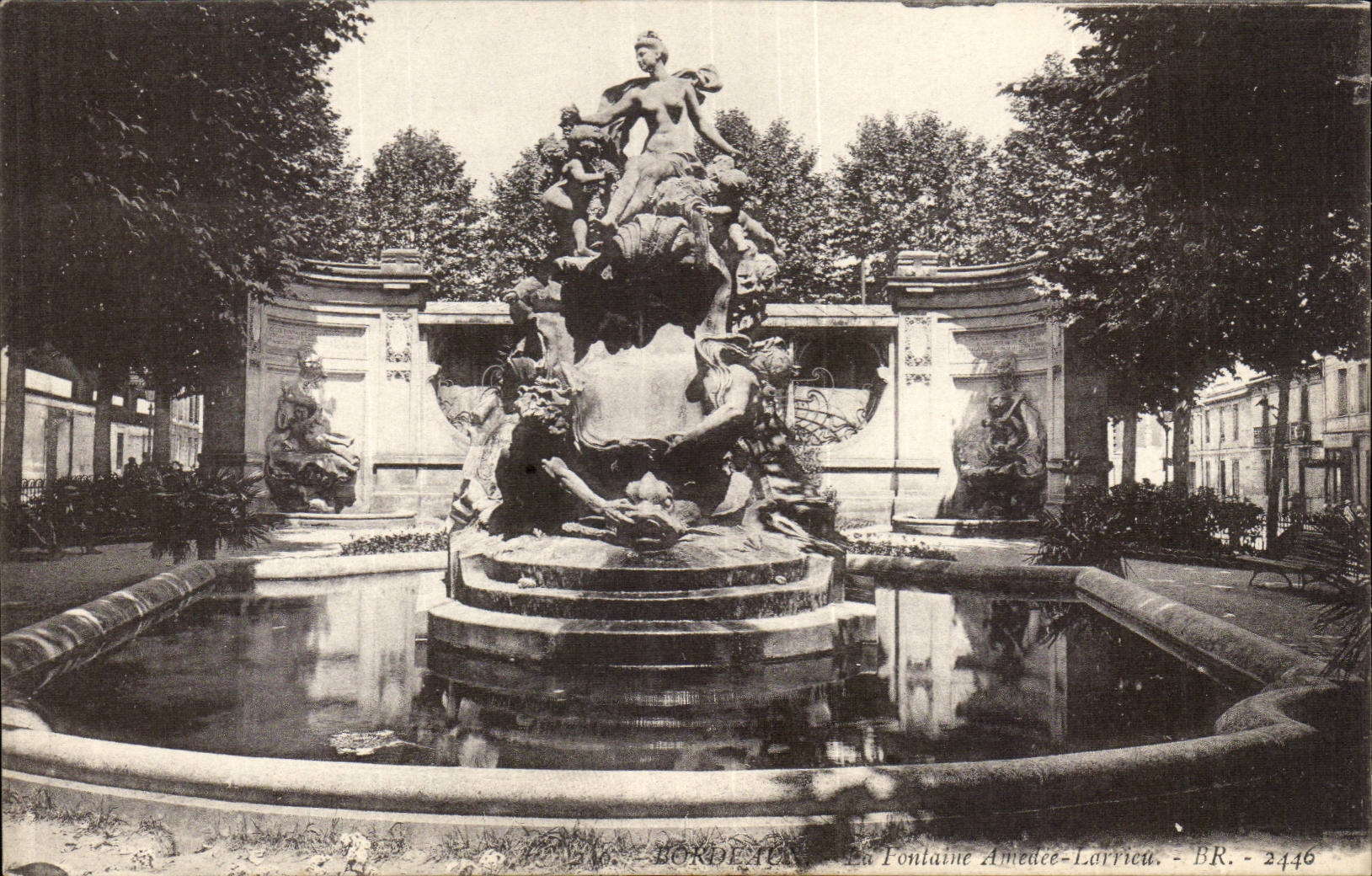CPA Bordeaux the fountain Amedee Larrieu