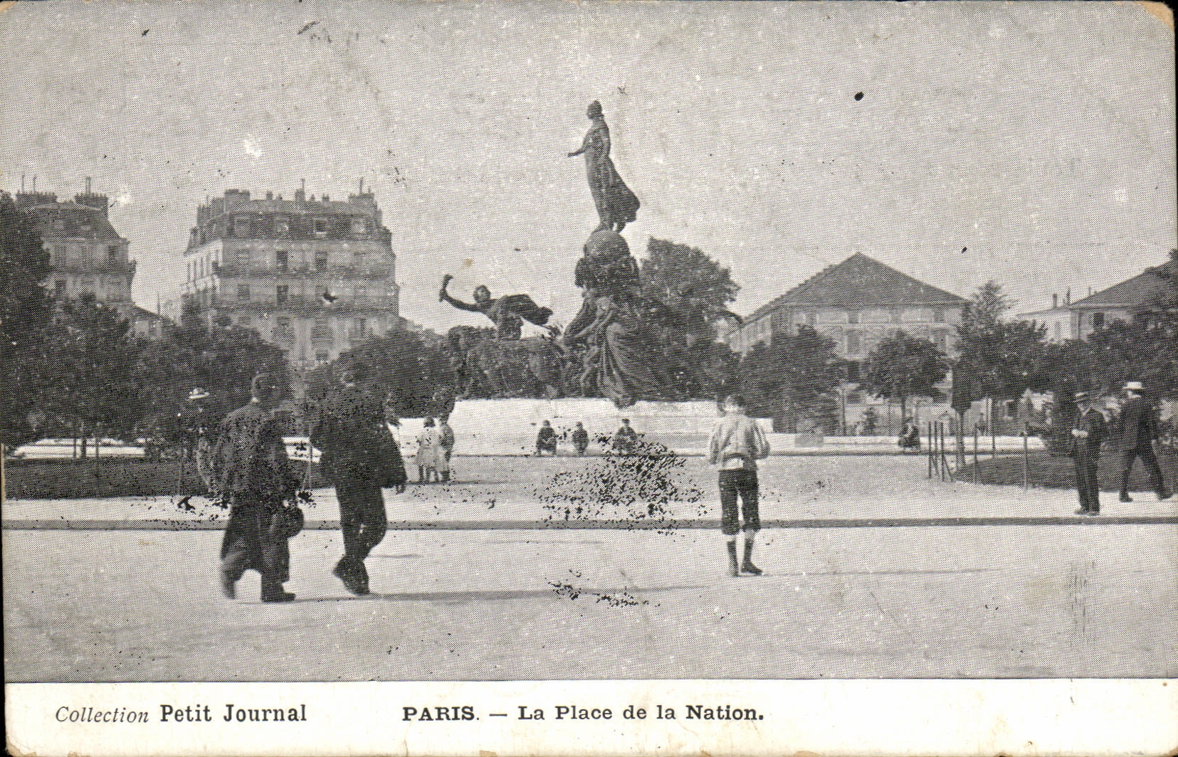 Paris CPA la place de la Nation