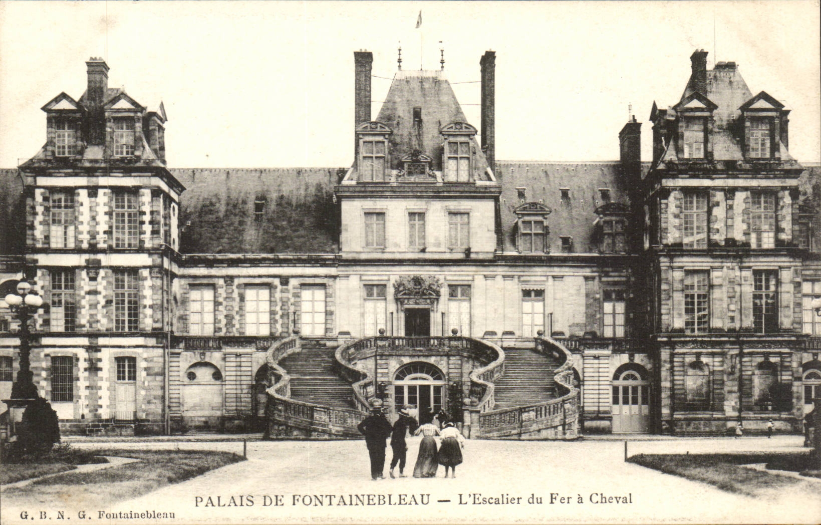 CPA Palais of Fontainebleau the staircase of the horseshoe