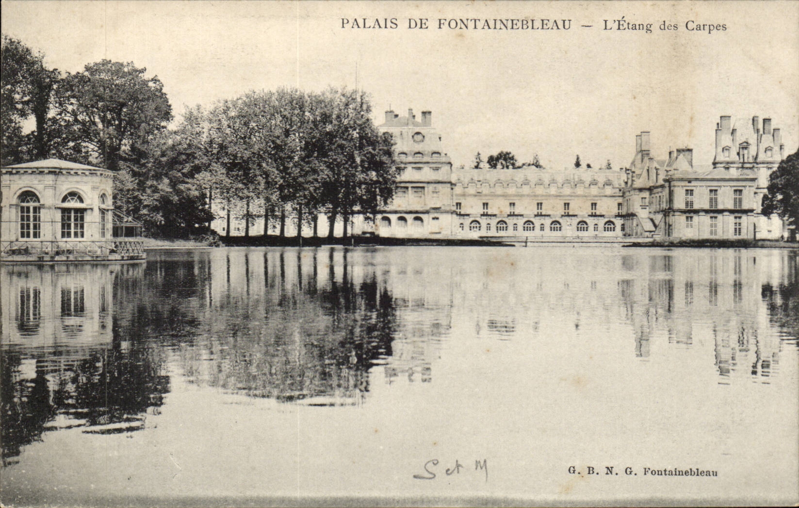 CPA Palate of Fontainebleau the pond of carps