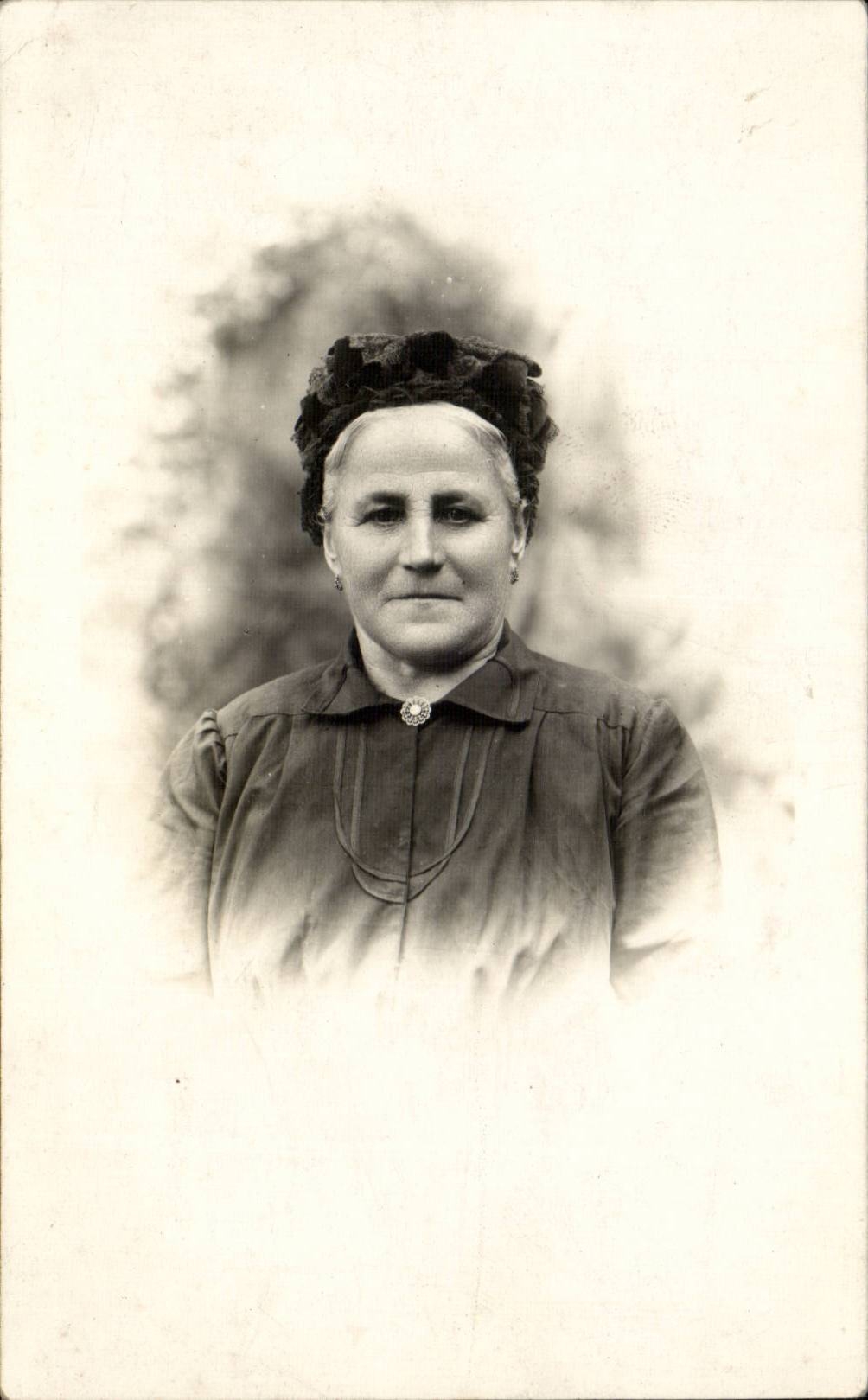 CPA Fantasy old woman