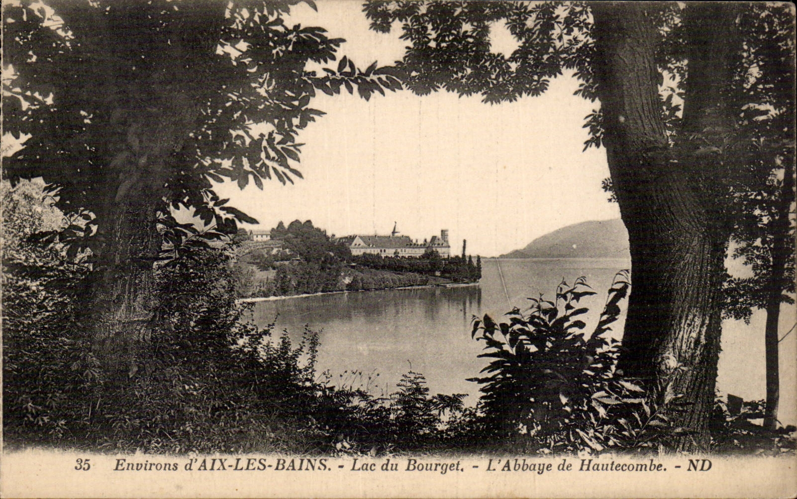 CPA Surroundings of Aix les Bains Lake of Le Bourget Abbey of Hautecombe