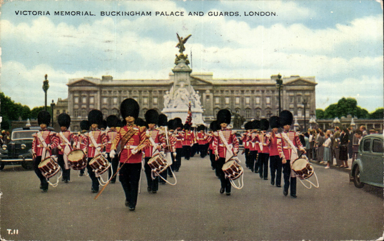 MODERN CARD Great Britain London London Victori Memorial Buckingham De luxe hotel and guards
