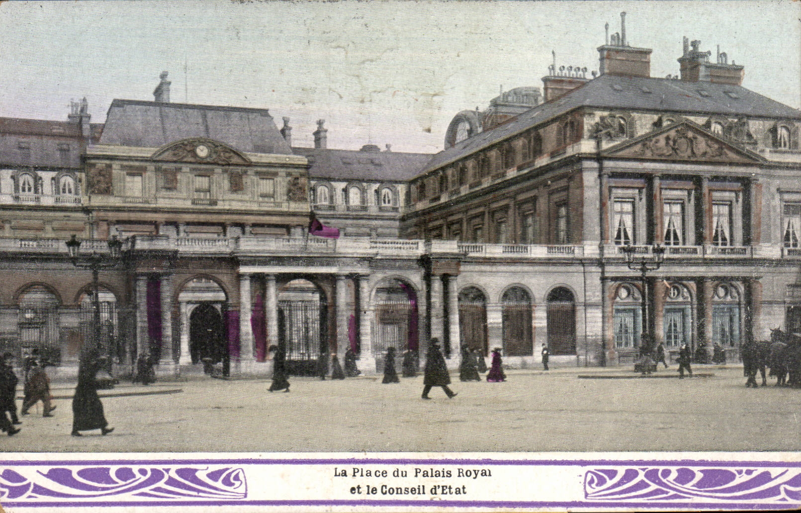 Paris CPA La place du palais royal