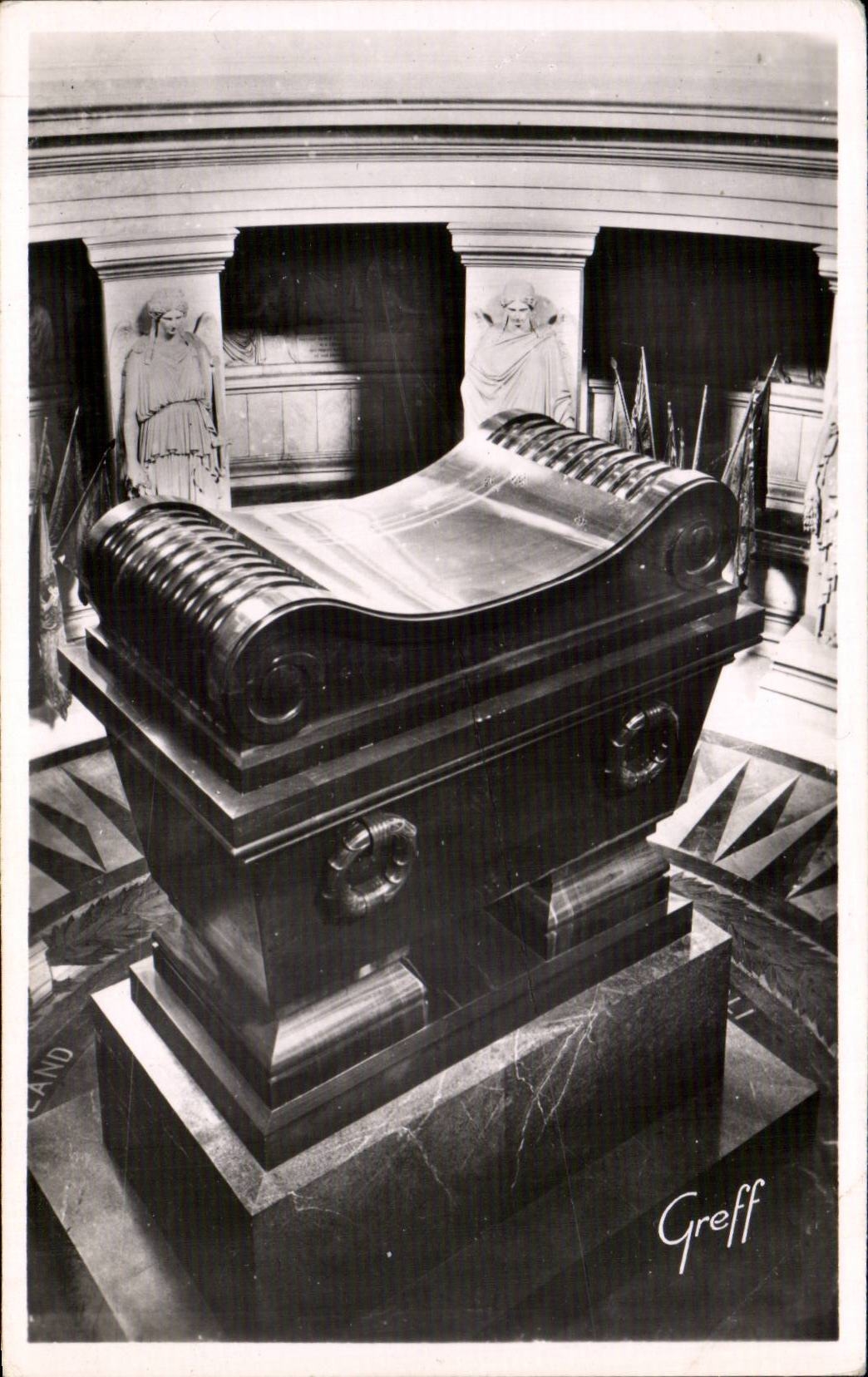 Paris CPA Tomb of Napoleon 1st Church St Louis of Invalides