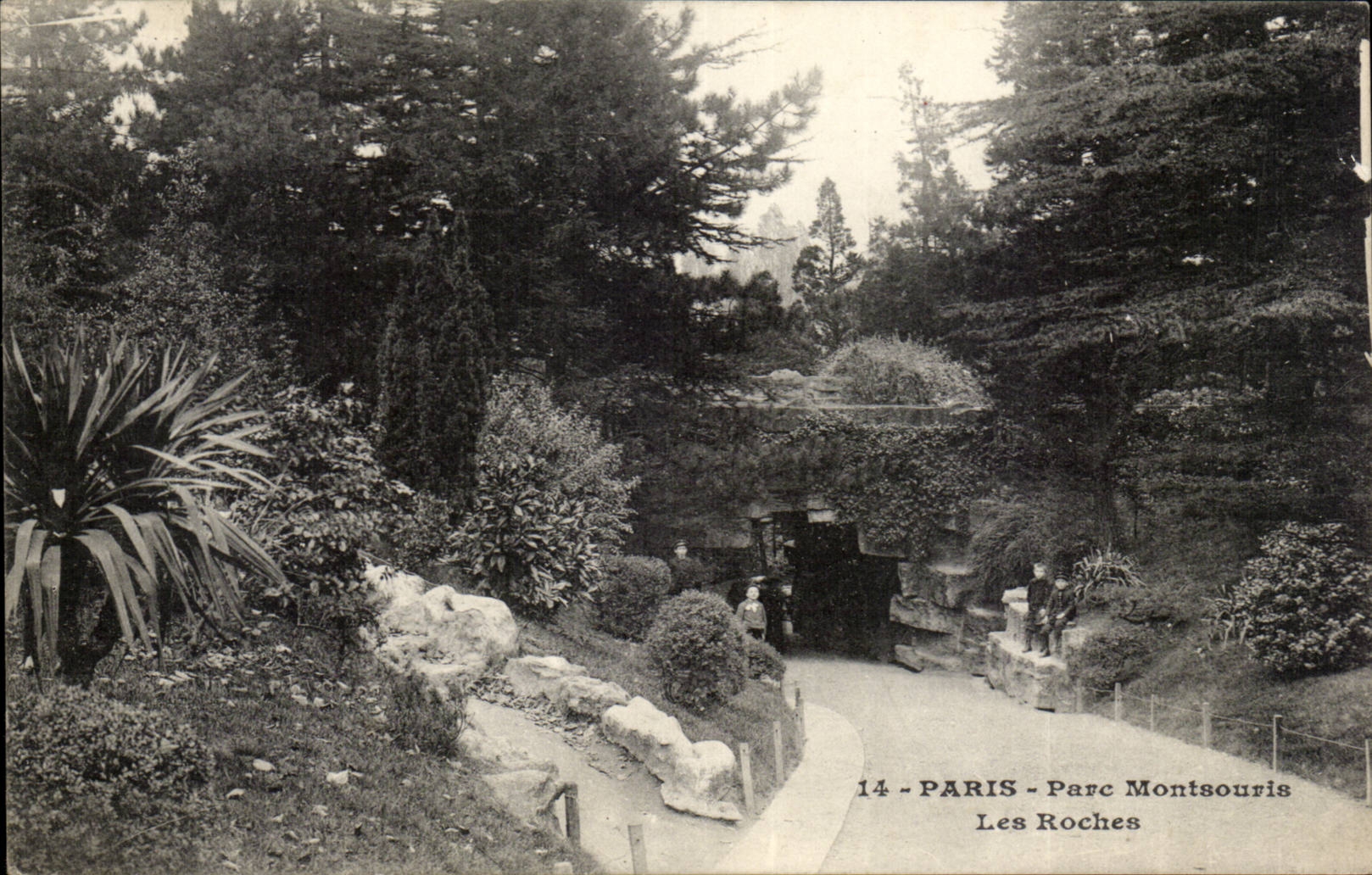 Paris CPA Park montsouris rocks