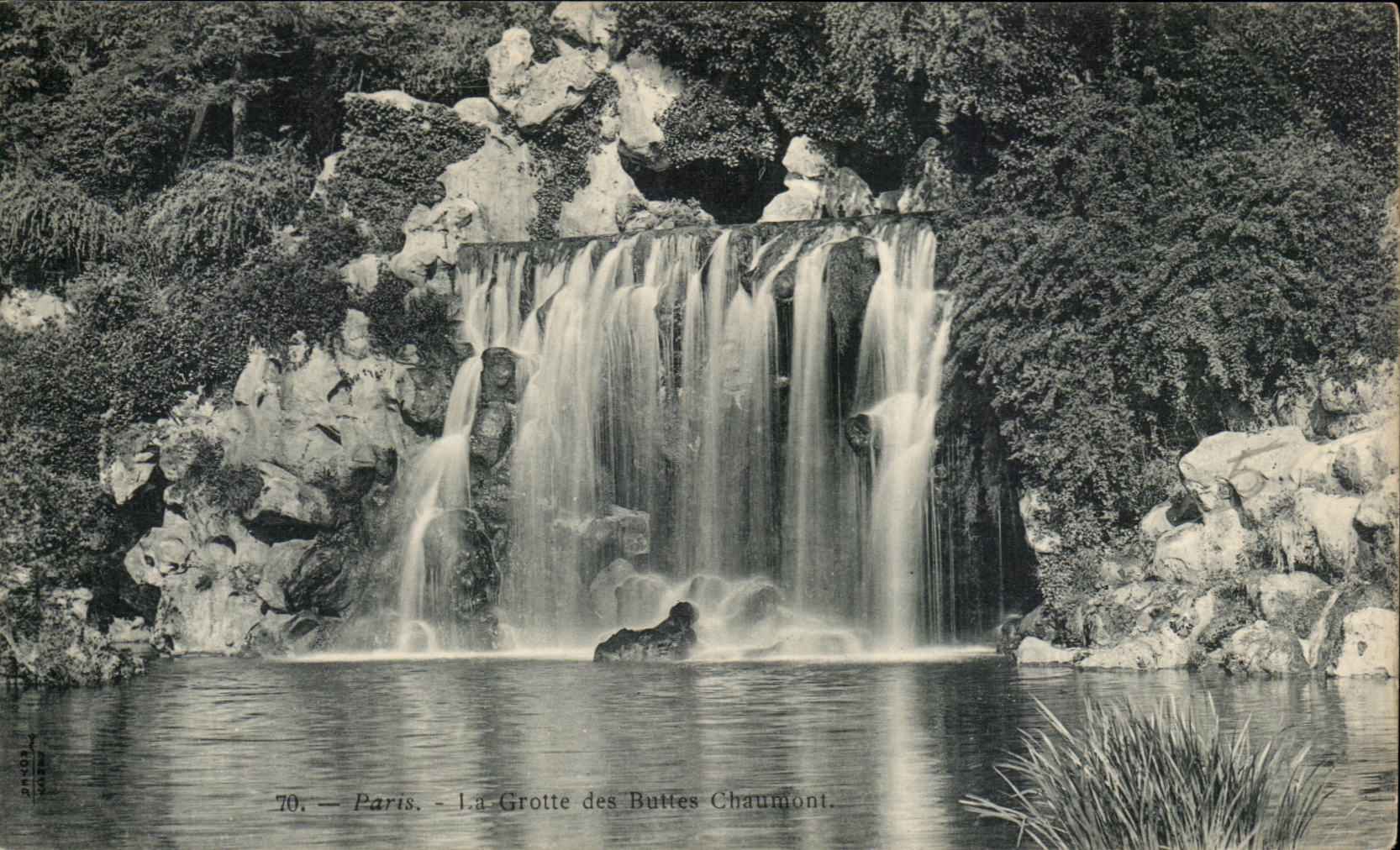 Paris CPA the cave of the Chaumont Hillocks