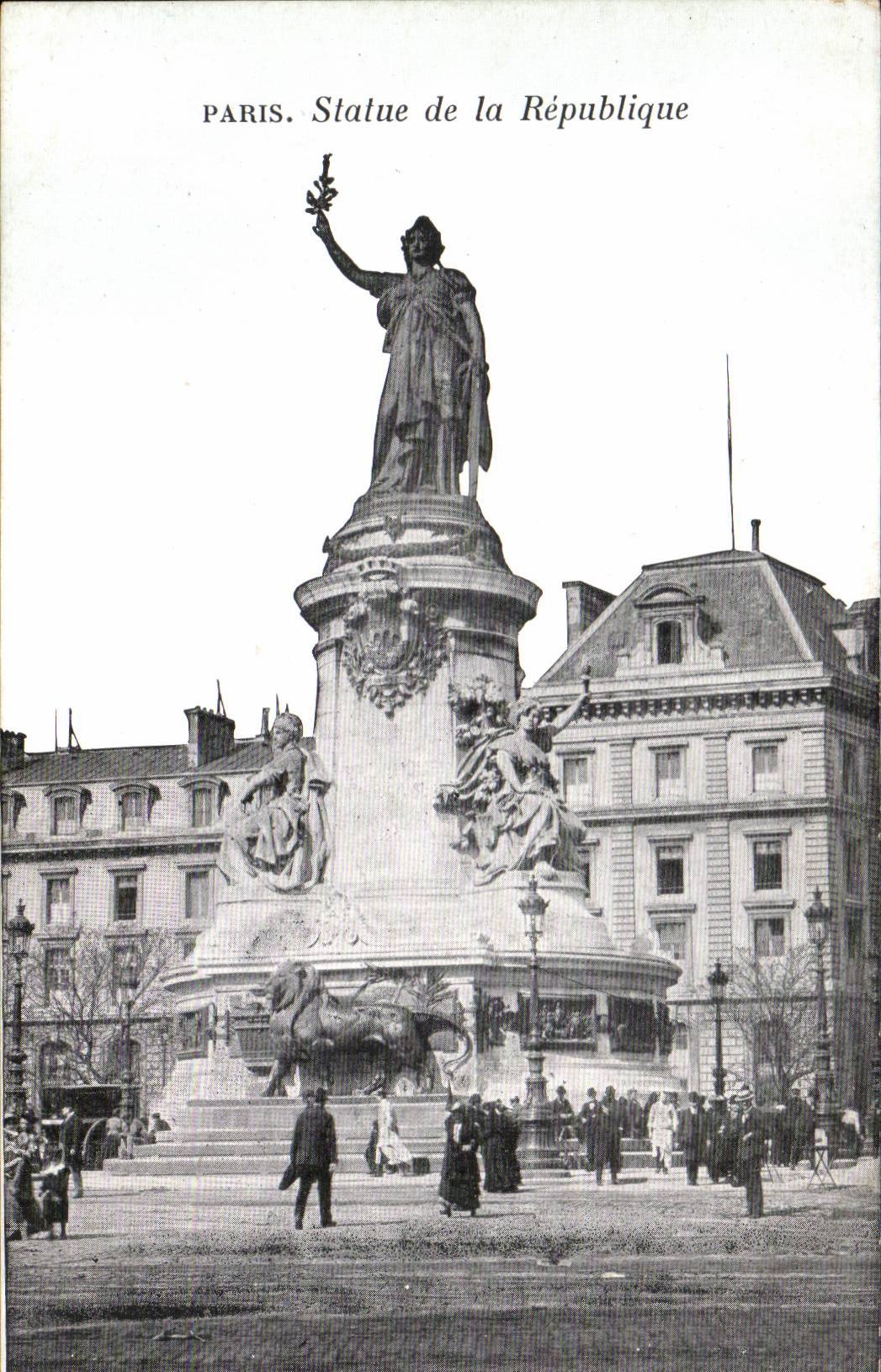 Paris CPA Statue of the Republic