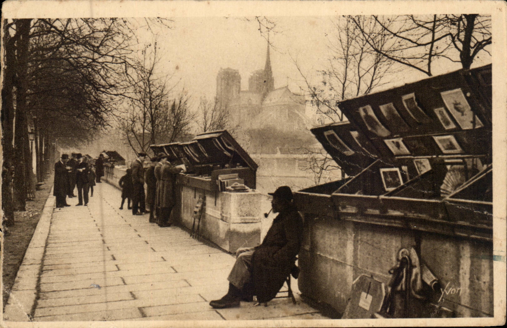Paris CPA Les bouquinistes du quai de la Tournelle