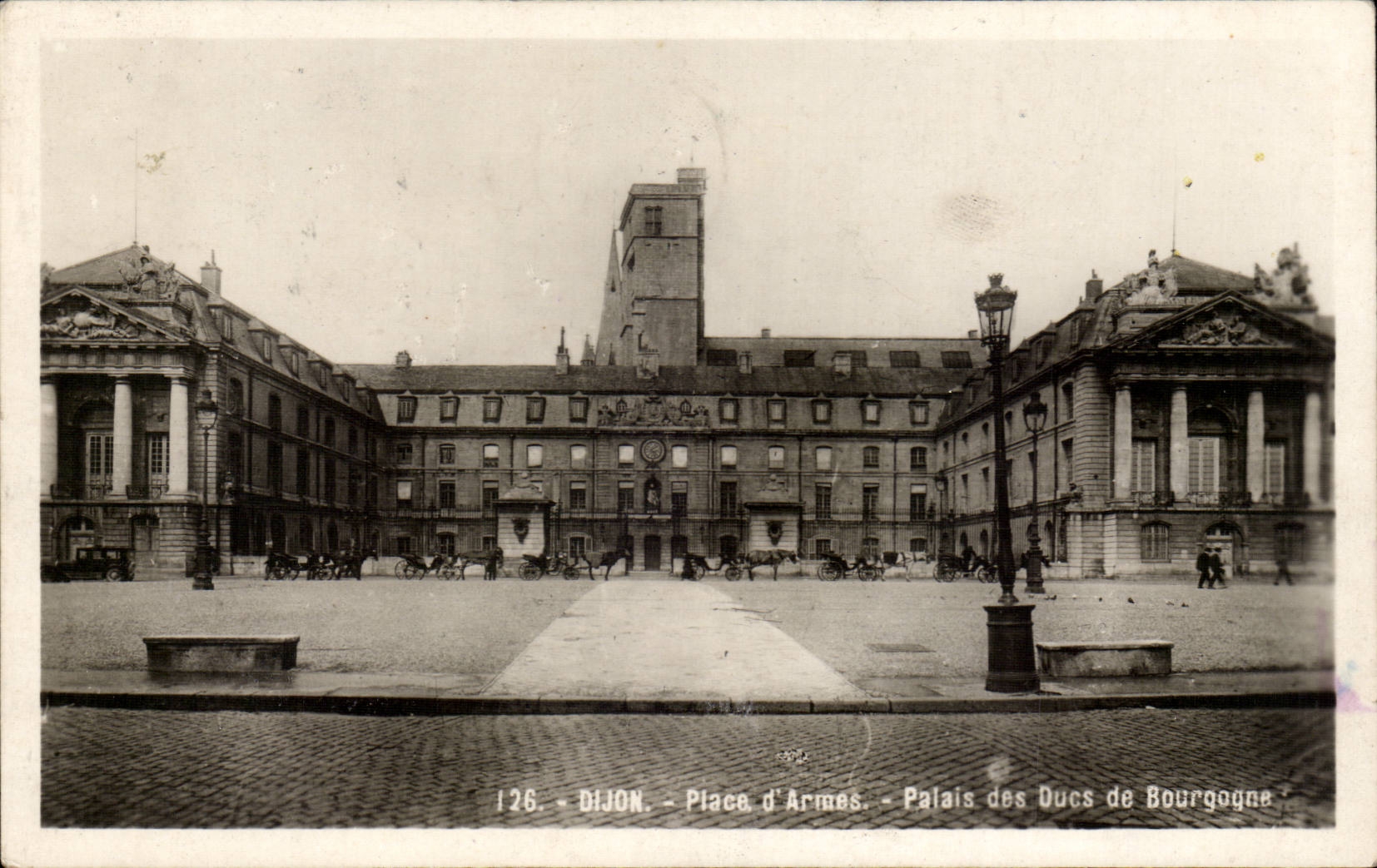 CPA Dijon Orte der Palais Waffen der Herzoge von Burgunder