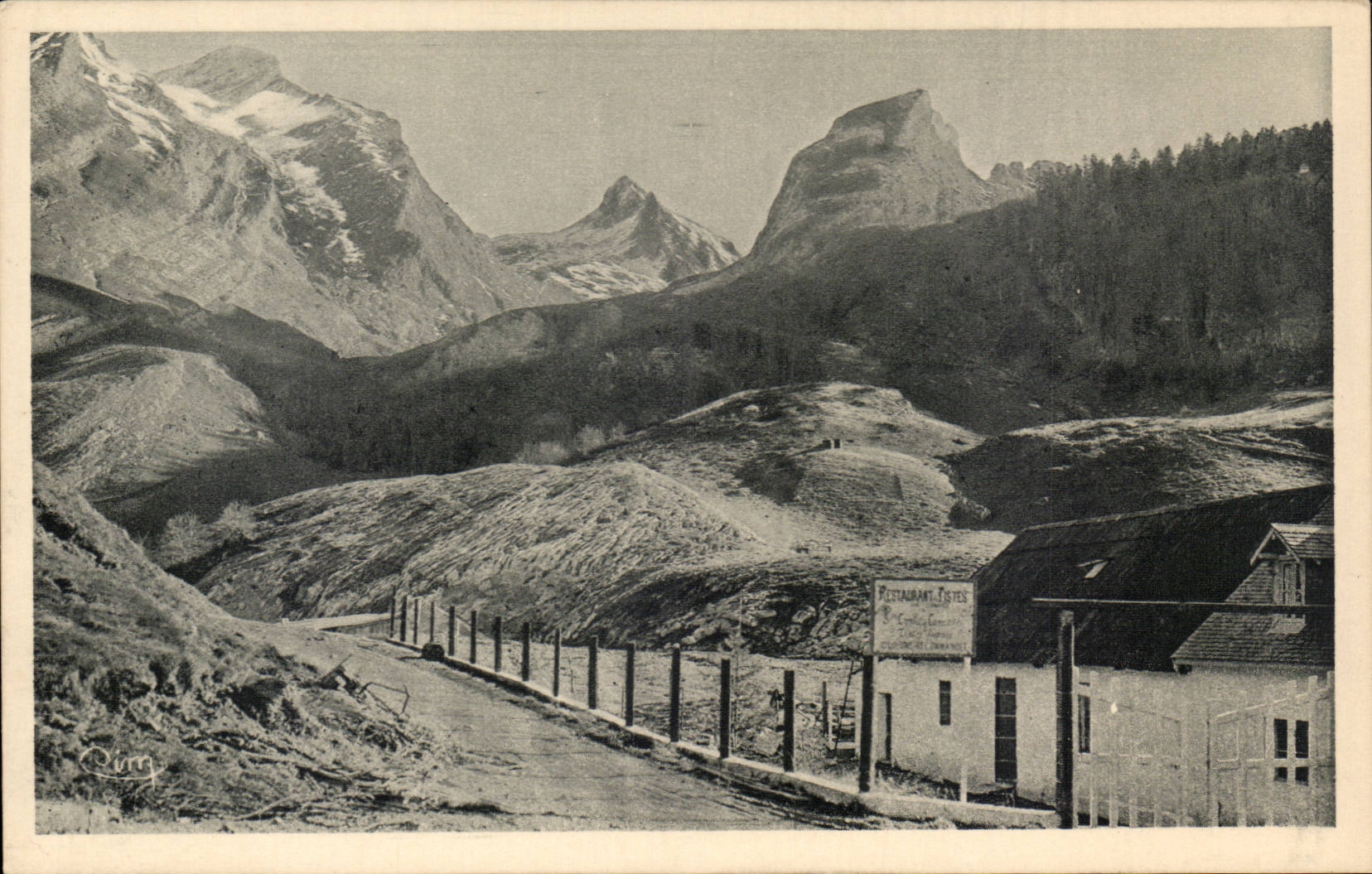 CPA unsere schonen Berge die Pyrenees-Umlagerungen des Laruns Luftschachts das templin des Wintersports