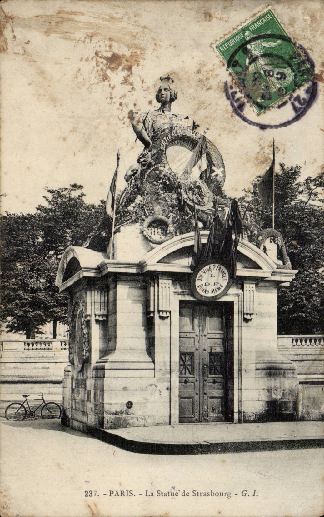 CPA Paris la statue de Strasbourg