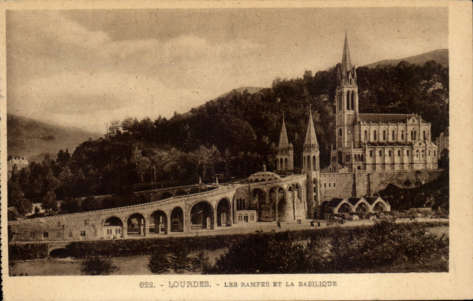 CPA Lourdes slopes and the basilica