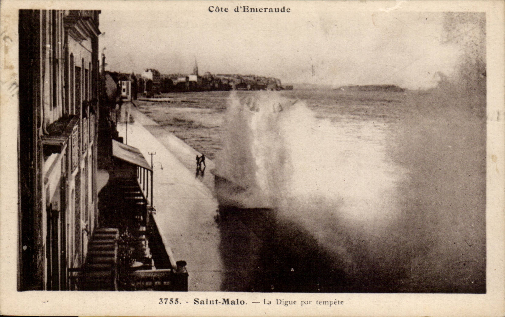 CPA Saint Malo the dam by storm