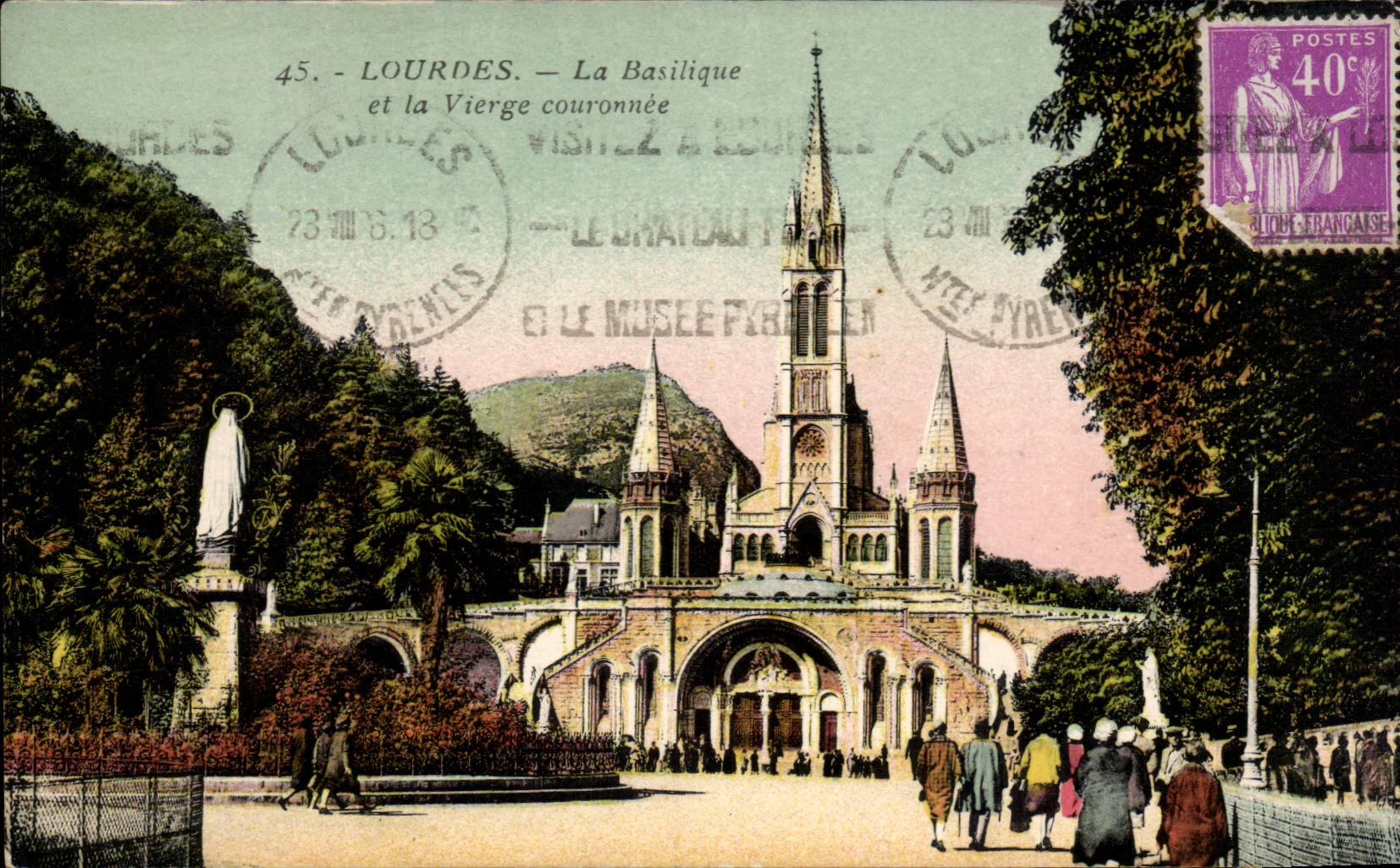 CPA Lourdes the basilica and the virgin couronnee