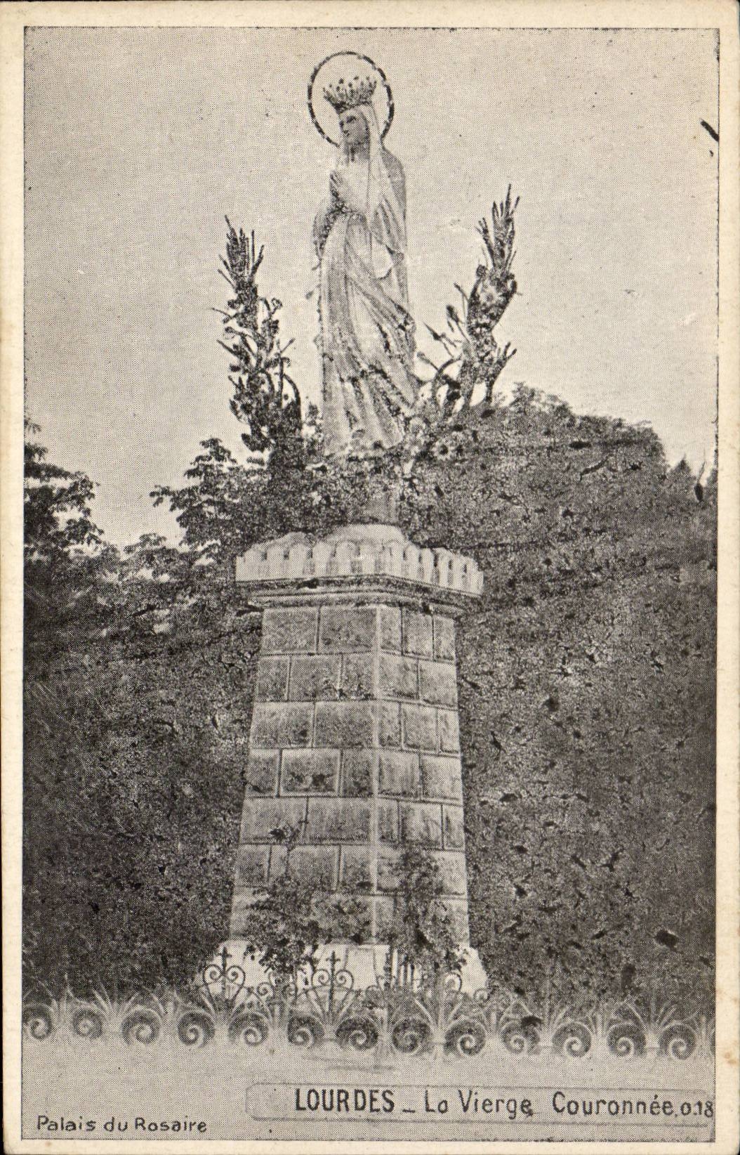 CPA Lourdes the virgin couronnee
